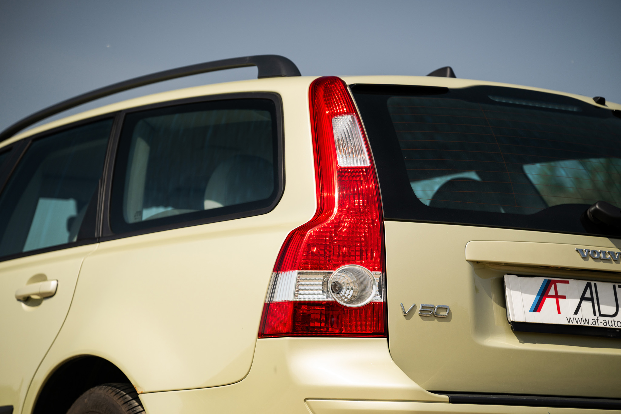 Volvo V50 1.8F Kinetic -7.570kms