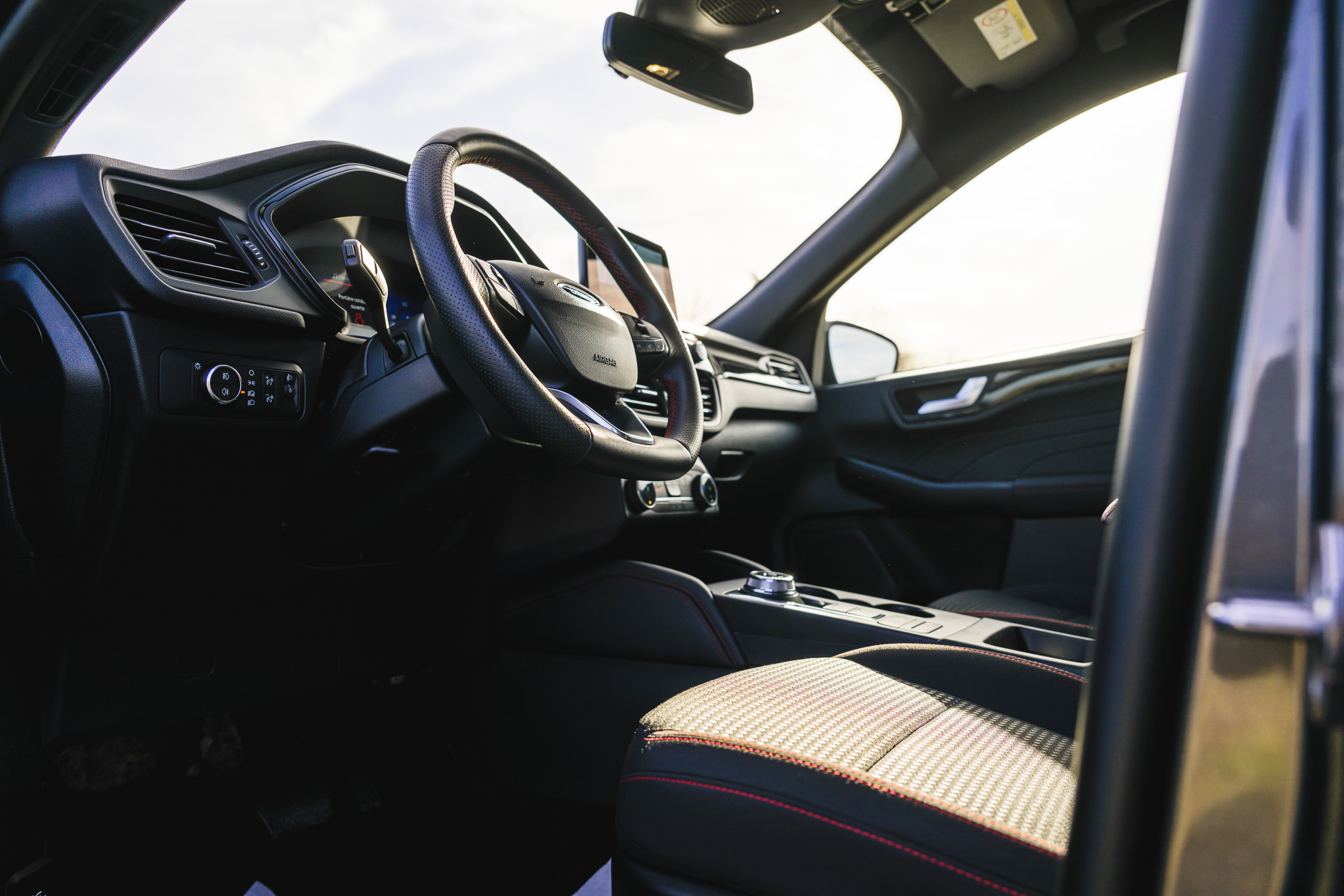 FORD KUGA 2.5 HYBRID FLEXIFUEL ST-Line