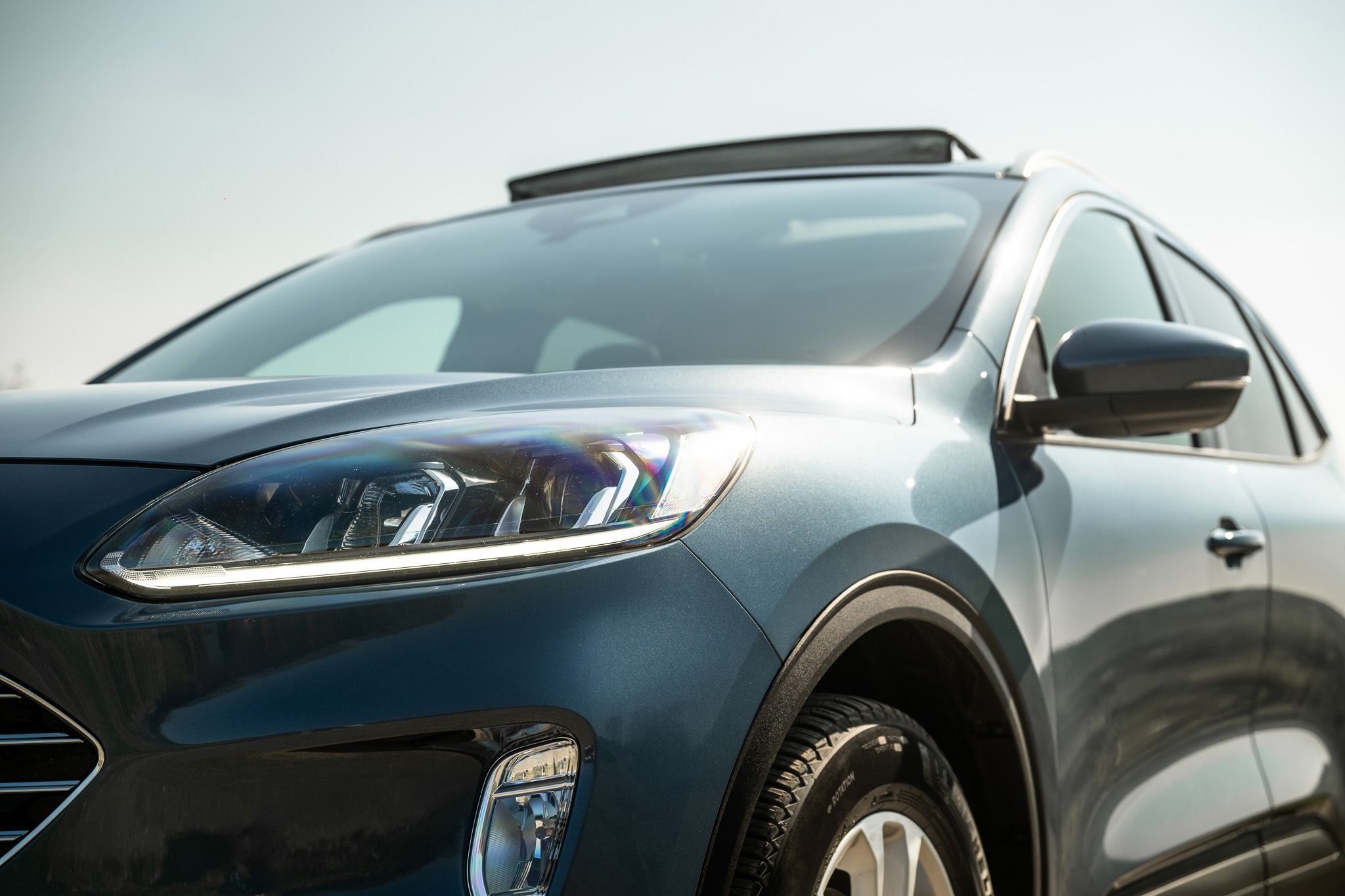 FORD KUGA 2.5 HYBRID FLEXIFUEL Titanium