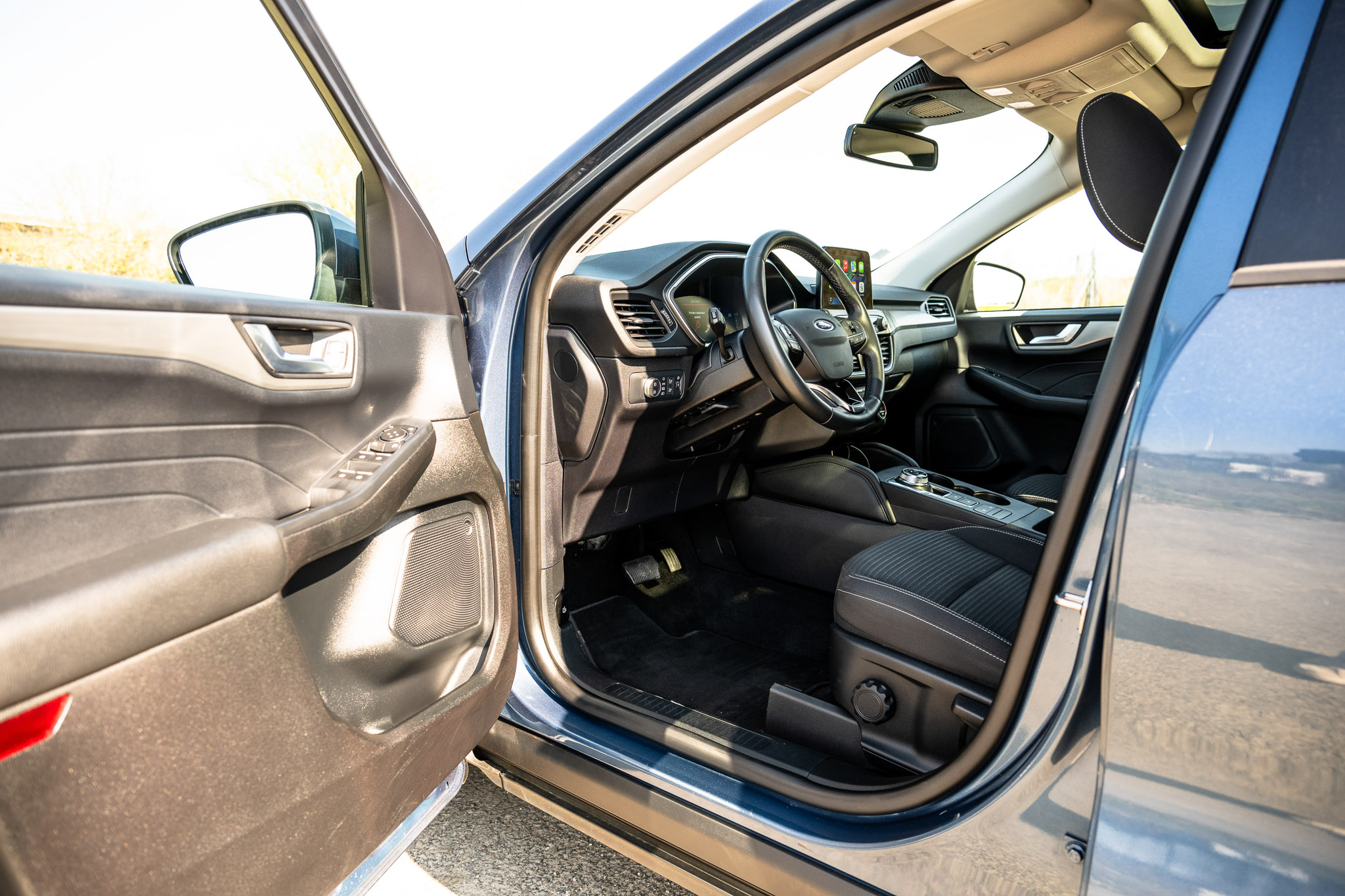 FORD KUGA 2.5 HYBRID FLEXIFUEL Titanium