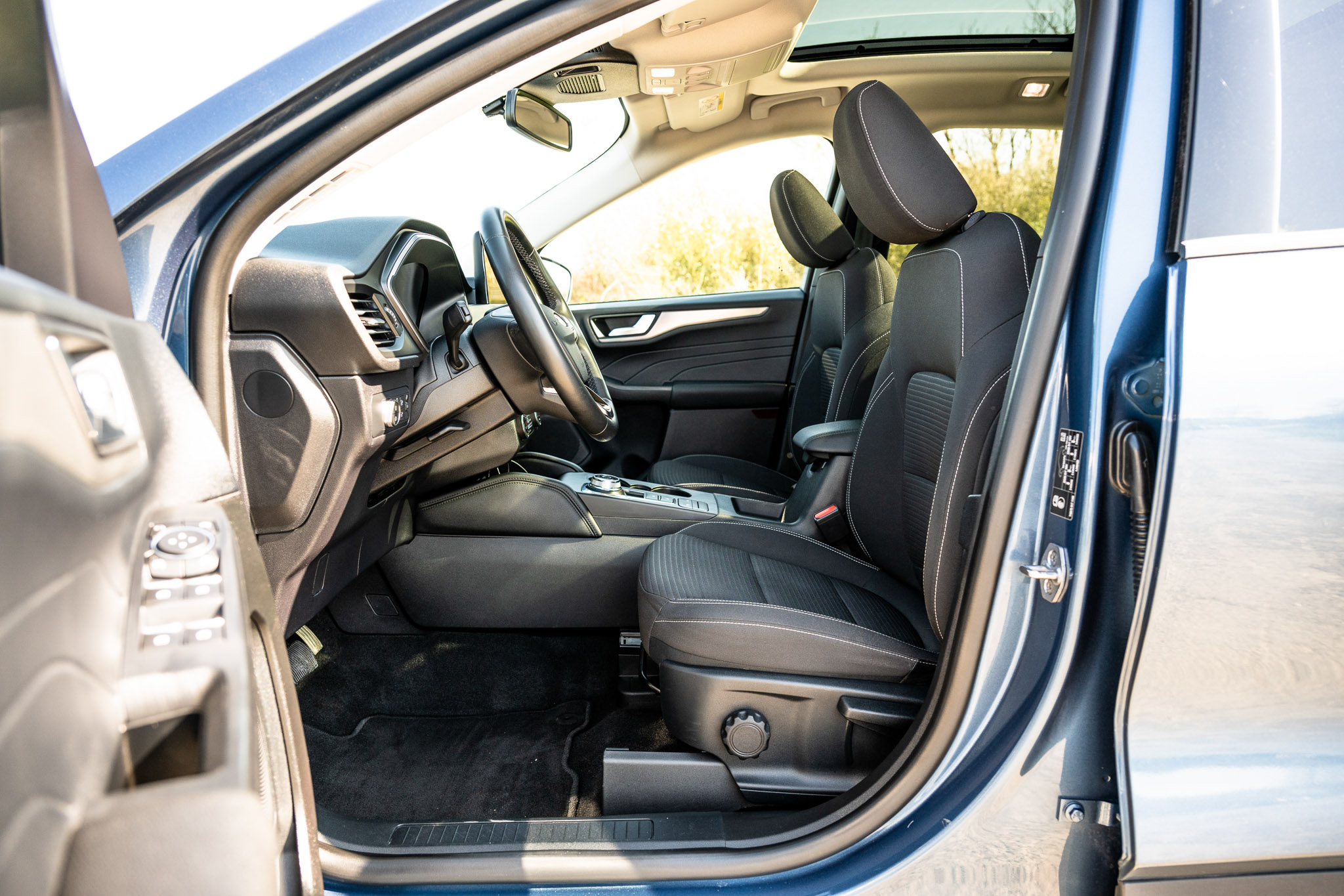 FORD KUGA 2.5 HYBRID FLEXIFUEL Titanium