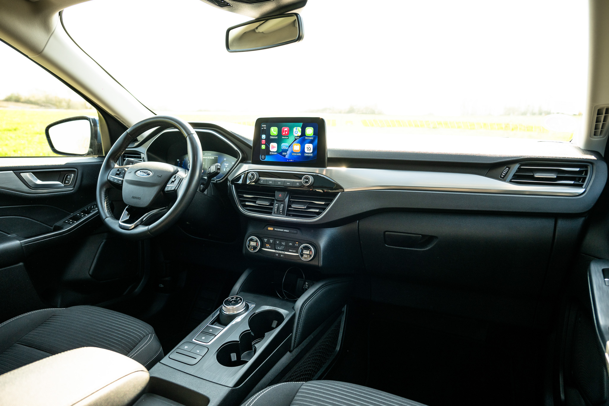 FORD KUGA 2.5 HYBRID FLEXIFUEL Titanium