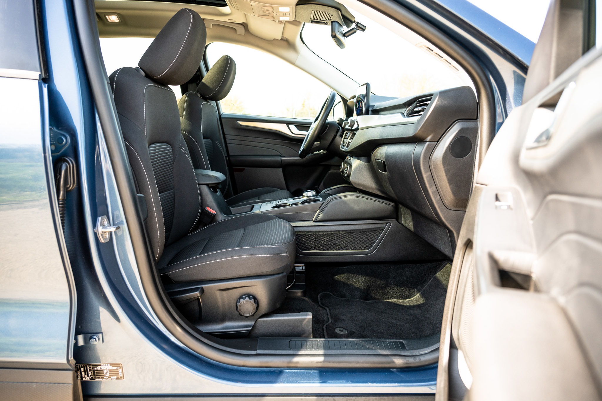 FORD KUGA 2.5 HYBRID FLEXIFUEL Titanium