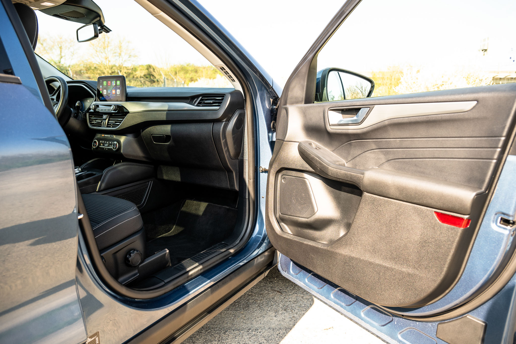 FORD KUGA 2.5 HYBRID FLEXIFUEL Titanium