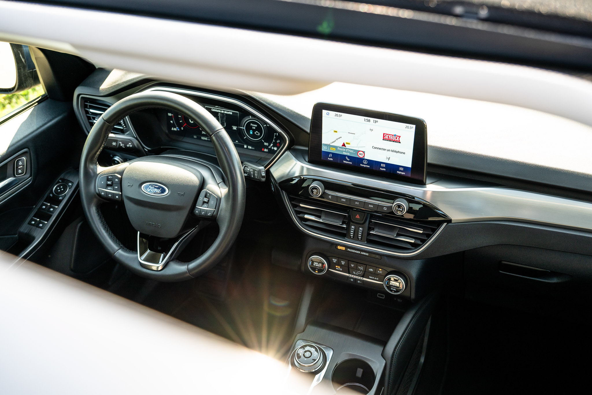 FORD KUGA 2.5 HYBRID FLEXIFUEL Titanium