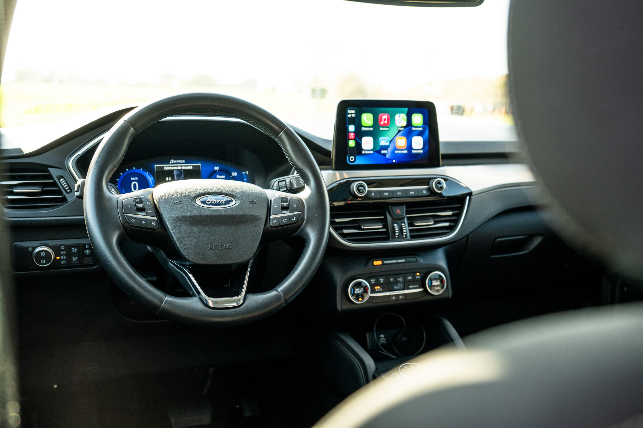 FORD KUGA 2.5 HYBRID FLEXIFUEL Titanium