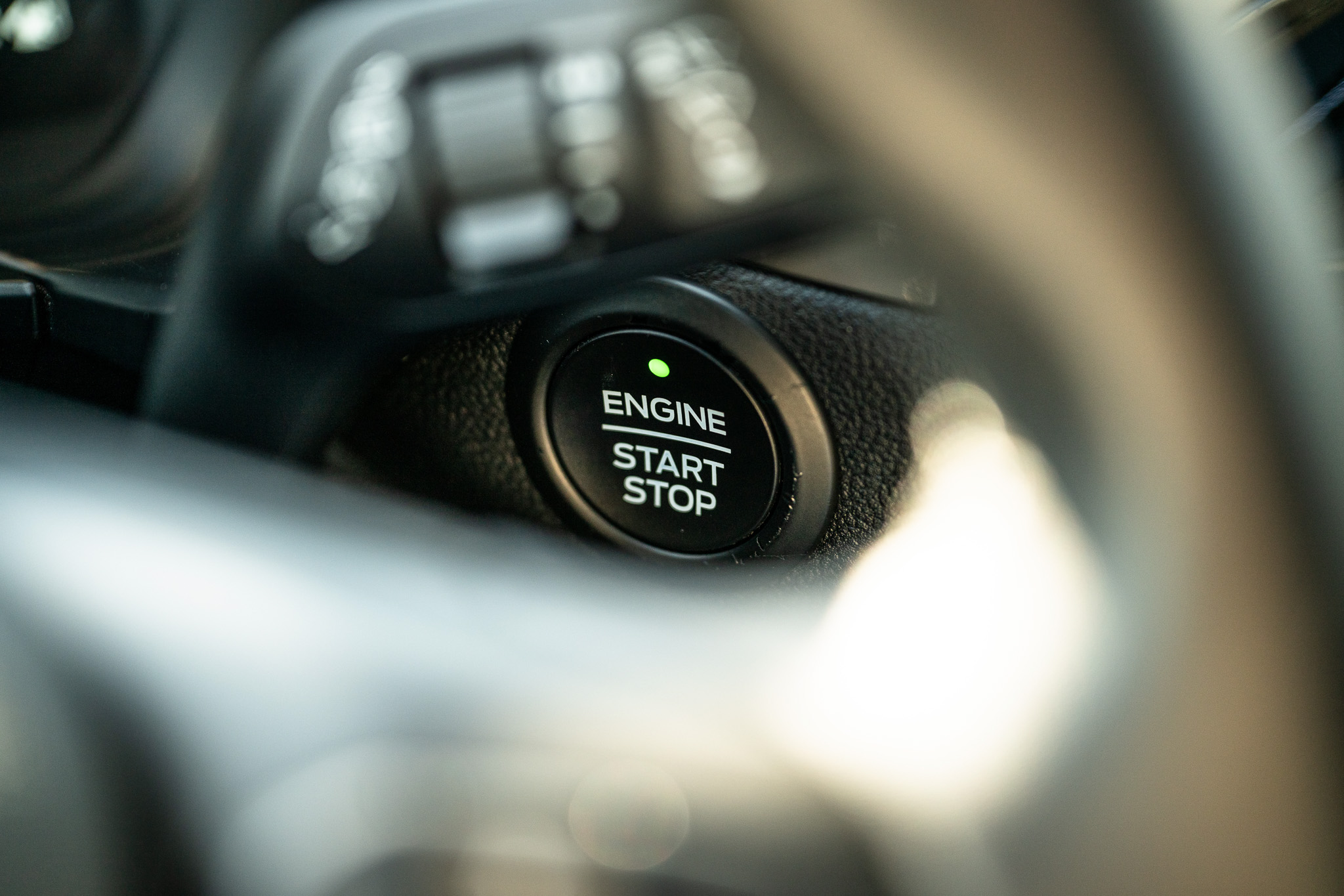 FORD KUGA 2.5 HYBRID FLEXIFUEL Titanium