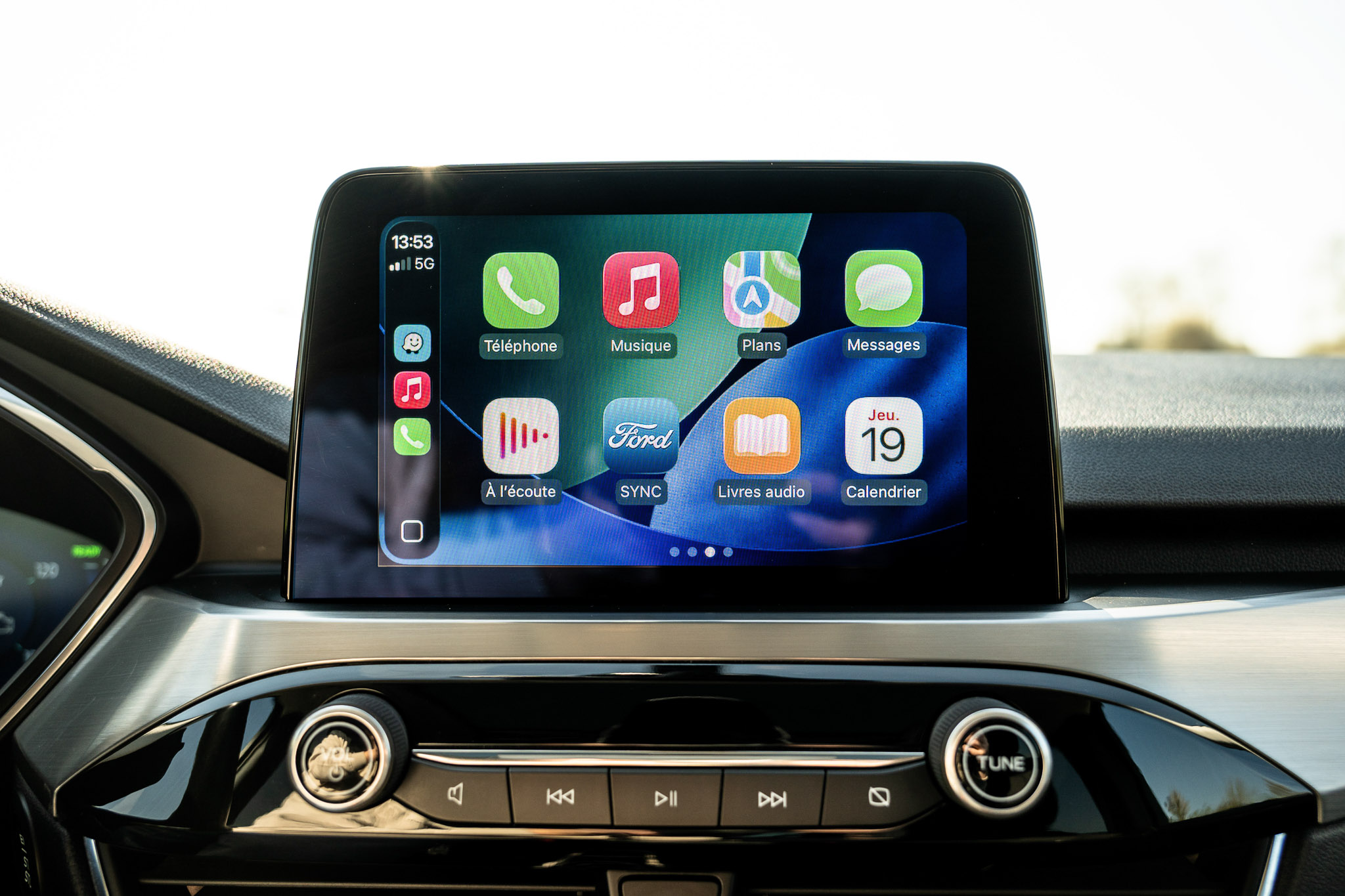 FORD KUGA 2.5 HYBRID FLEXIFUEL Titanium