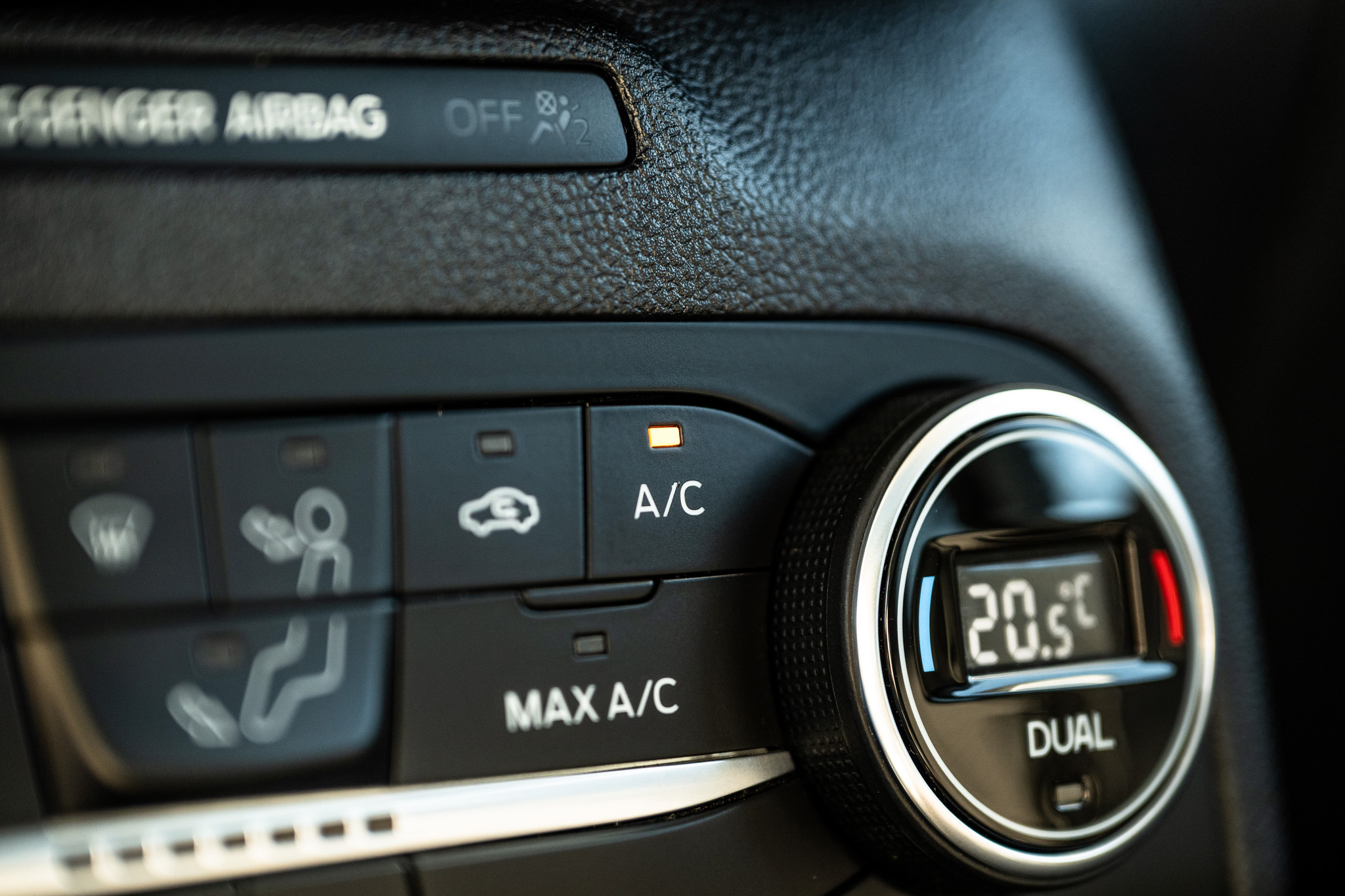 FORD KUGA 2.5 HYBRID FLEXIFUEL Titanium