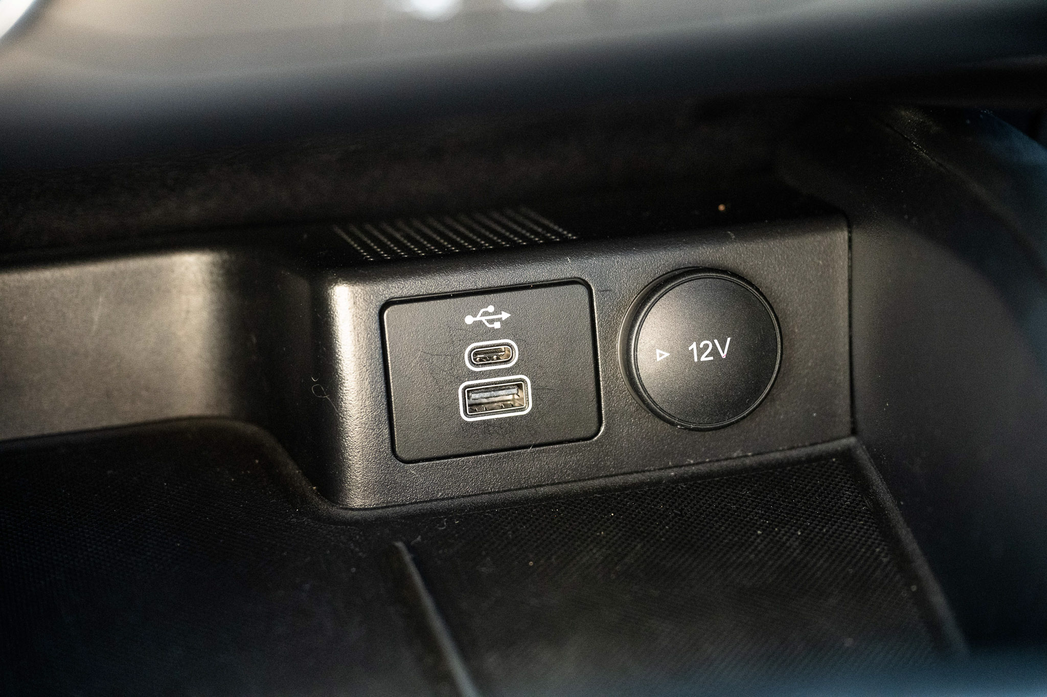 FORD KUGA 2.5 HYBRID FLEXIFUEL Titanium