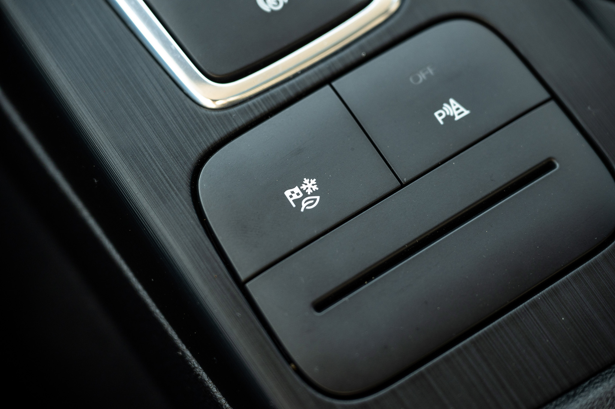 FORD KUGA 2.5 HYBRID FLEXIFUEL Titanium