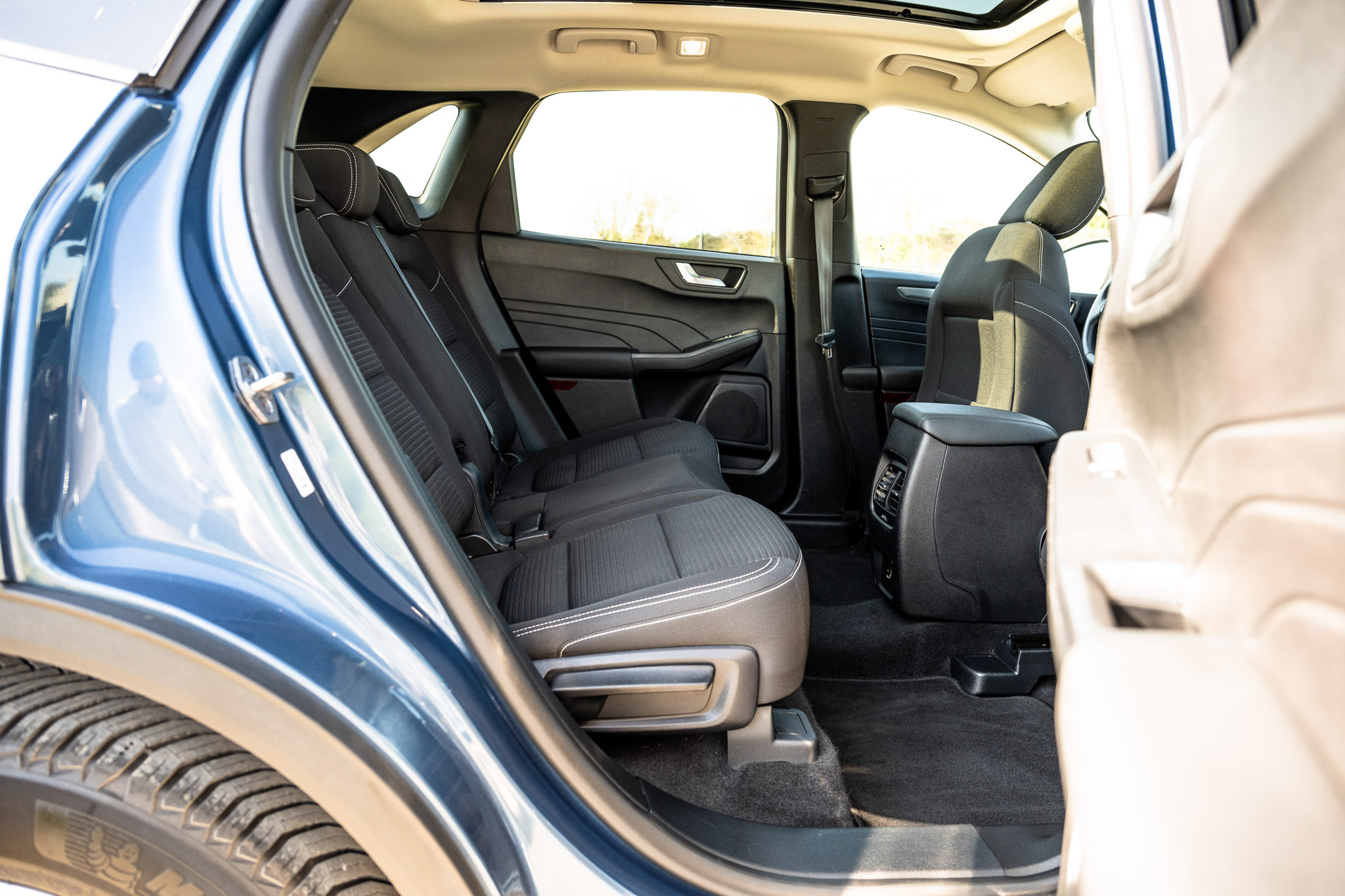 FORD KUGA 2.5 HYBRID FLEXIFUEL Titanium