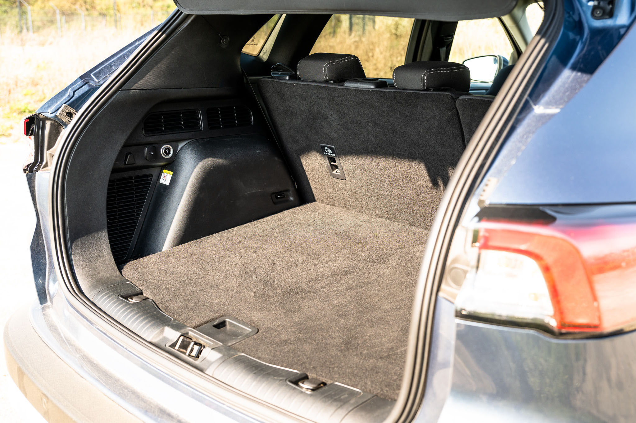 FORD KUGA 2.5 HYBRID FLEXIFUEL Titanium