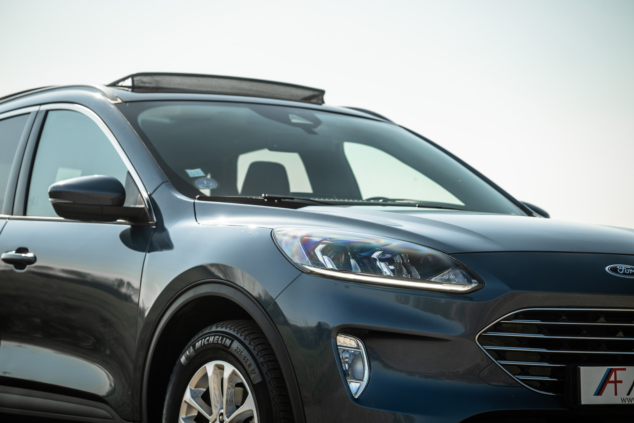 FORD KUGA 2.5 HYBRID FLEXIFUEL Titanium