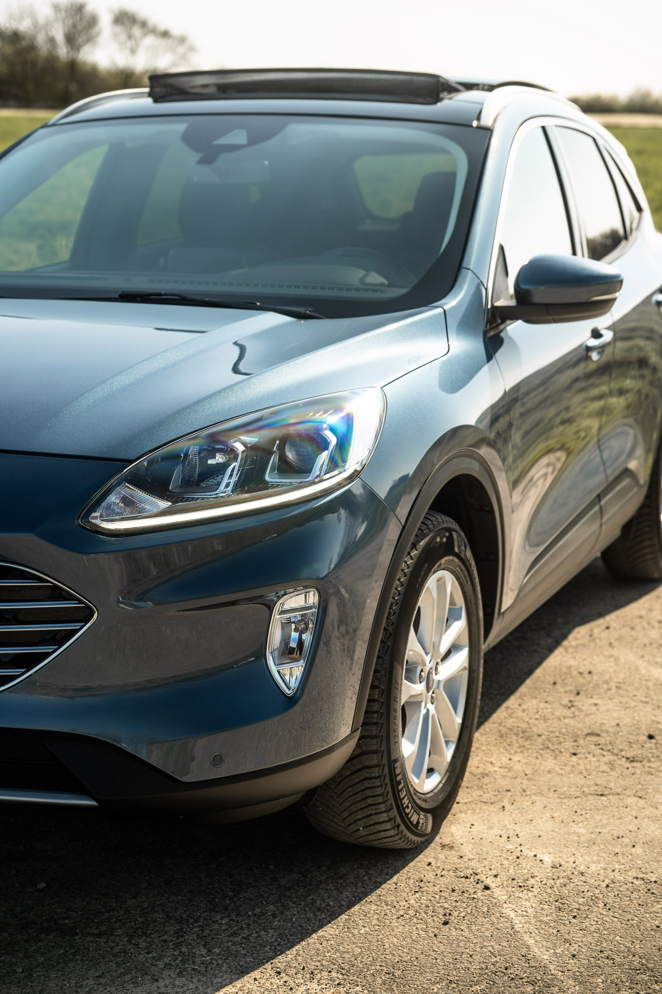 FORD KUGA 2.5 HYBRID FLEXIFUEL Titanium