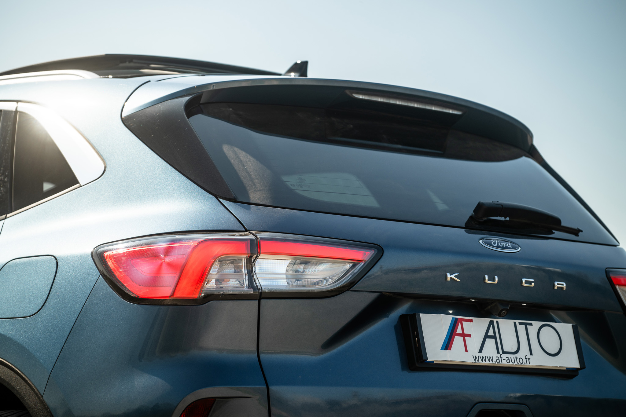 FORD KUGA 2.5 HYBRID FLEXIFUEL Titanium