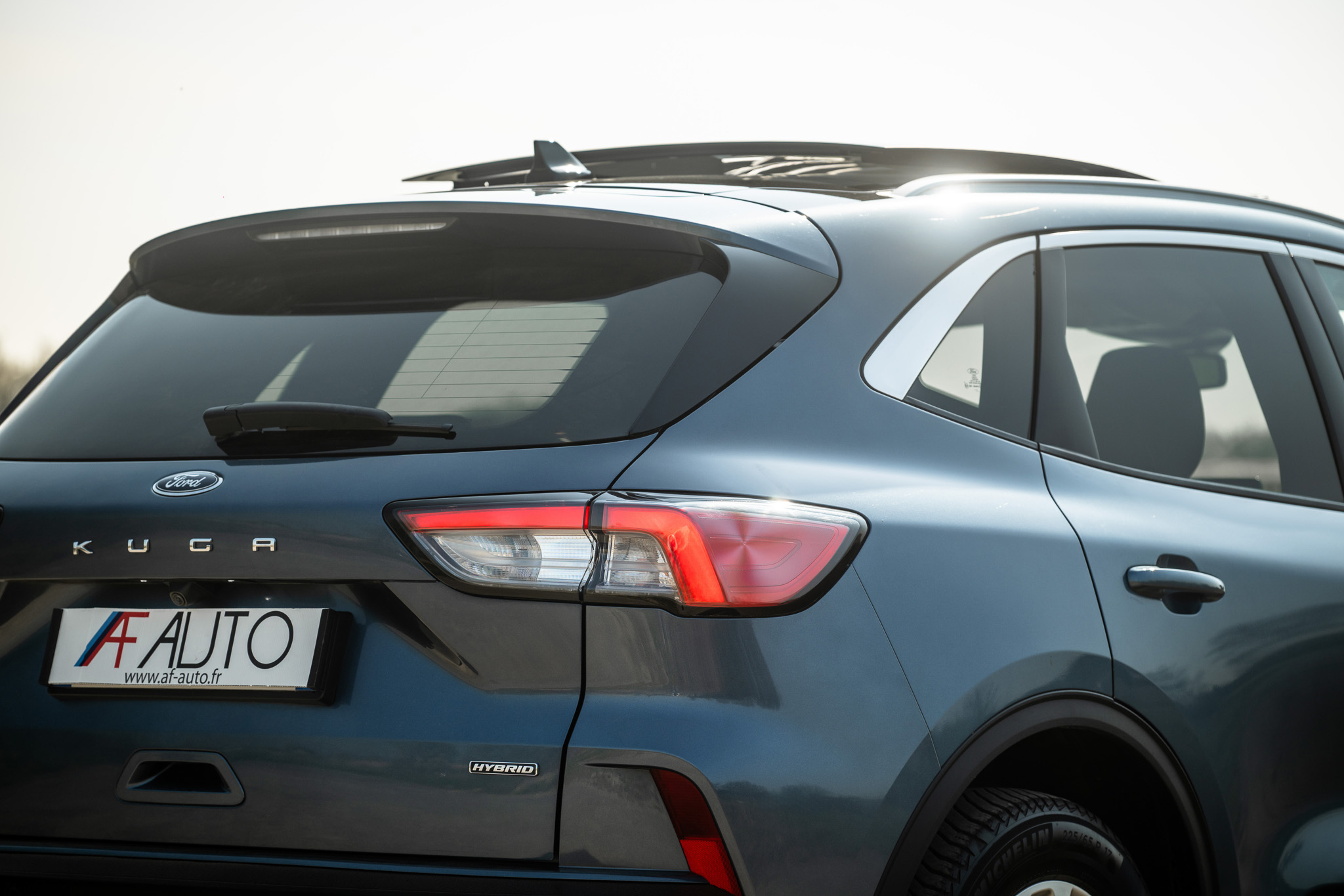 FORD KUGA 2.5 HYBRID FLEXIFUEL Titanium