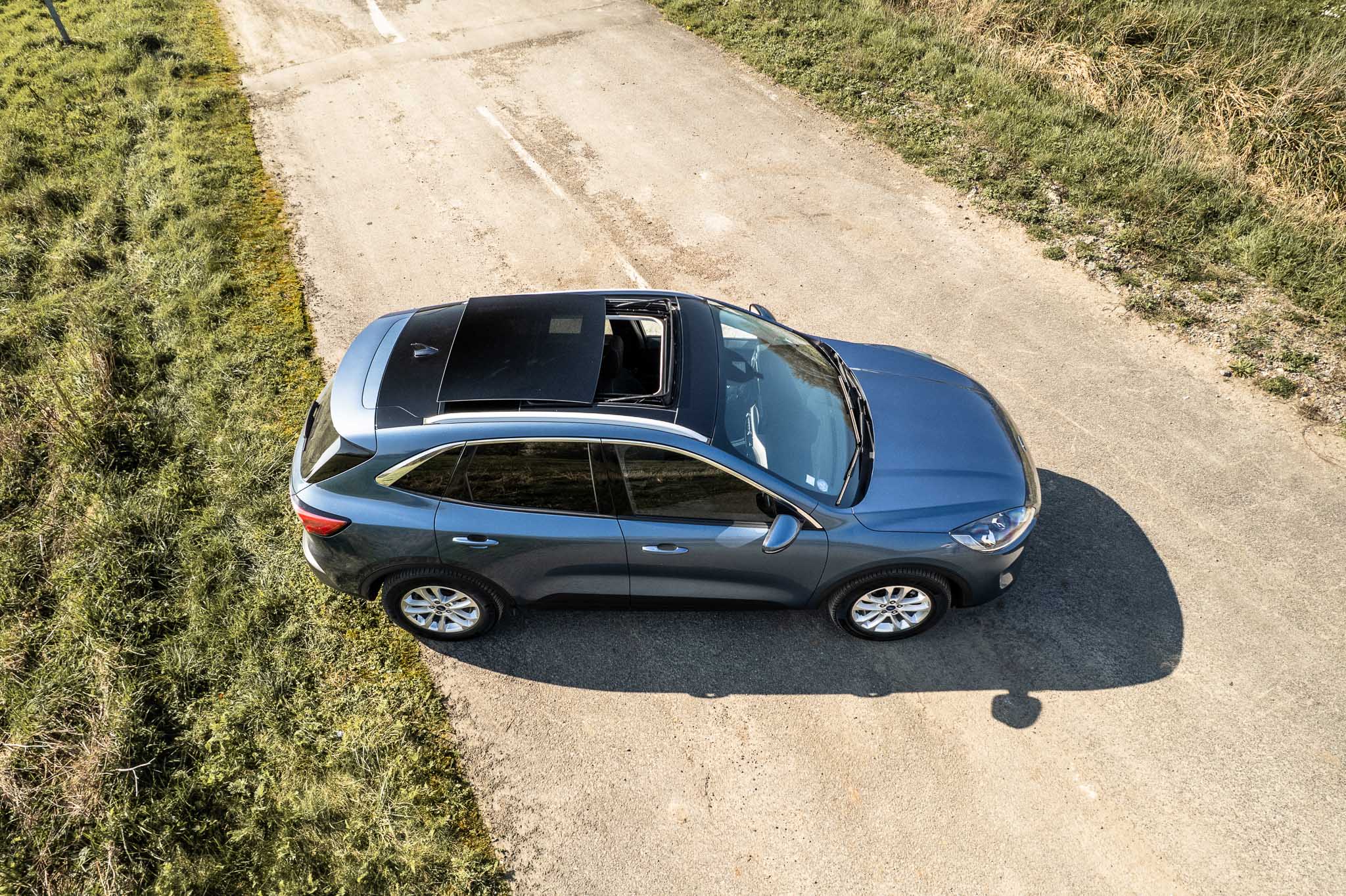 FORD KUGA 2.5 HYBRID FLEXIFUEL Titanium