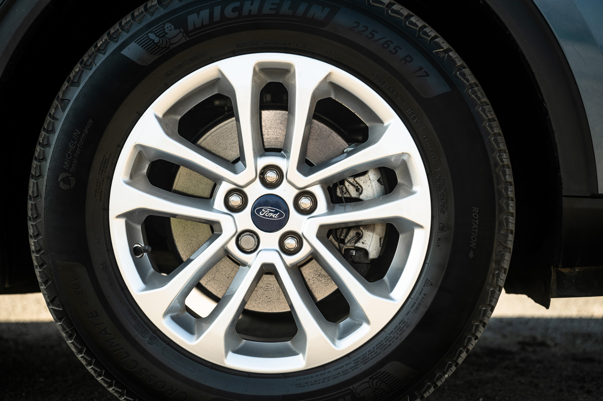 FORD KUGA 2.5 HYBRID FLEXIFUEL Titanium