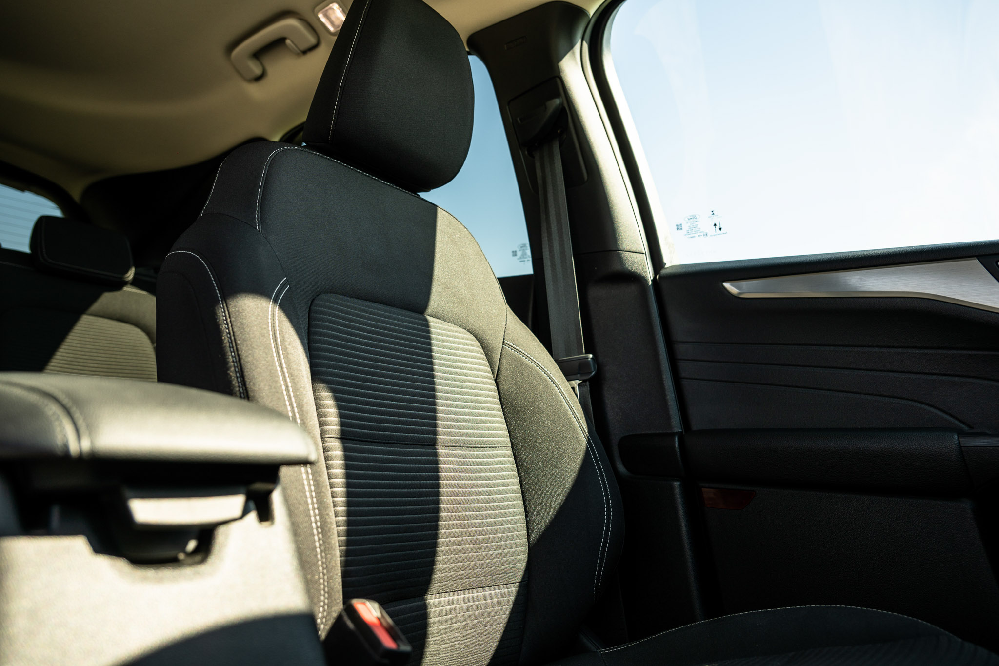 FORD KUGA 2.5 HYBRID FLEXIFUEL Titanium