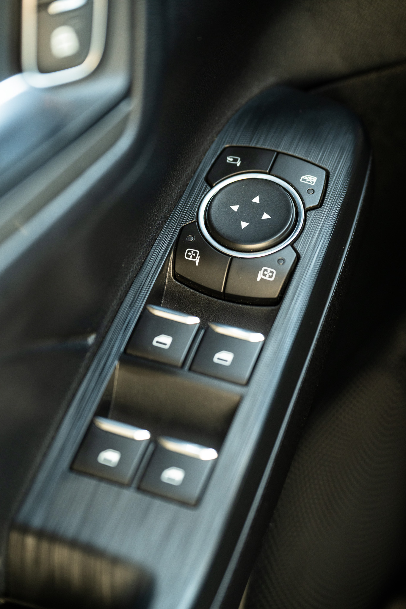 FORD KUGA 2.5 HYBRID FLEXIFUEL Titanium