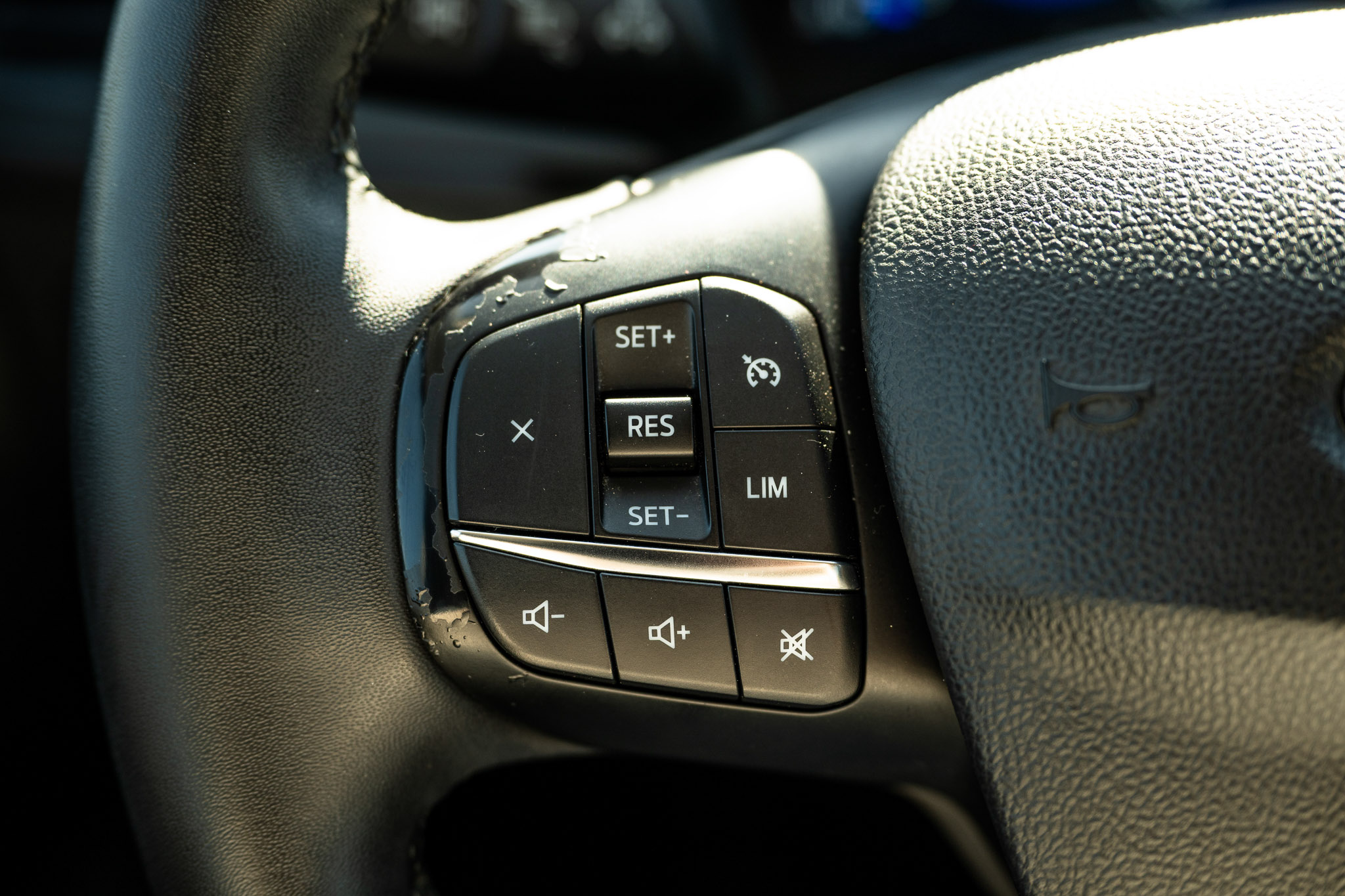 FORD KUGA 2.5 HYBRID FLEXIFUEL Titanium