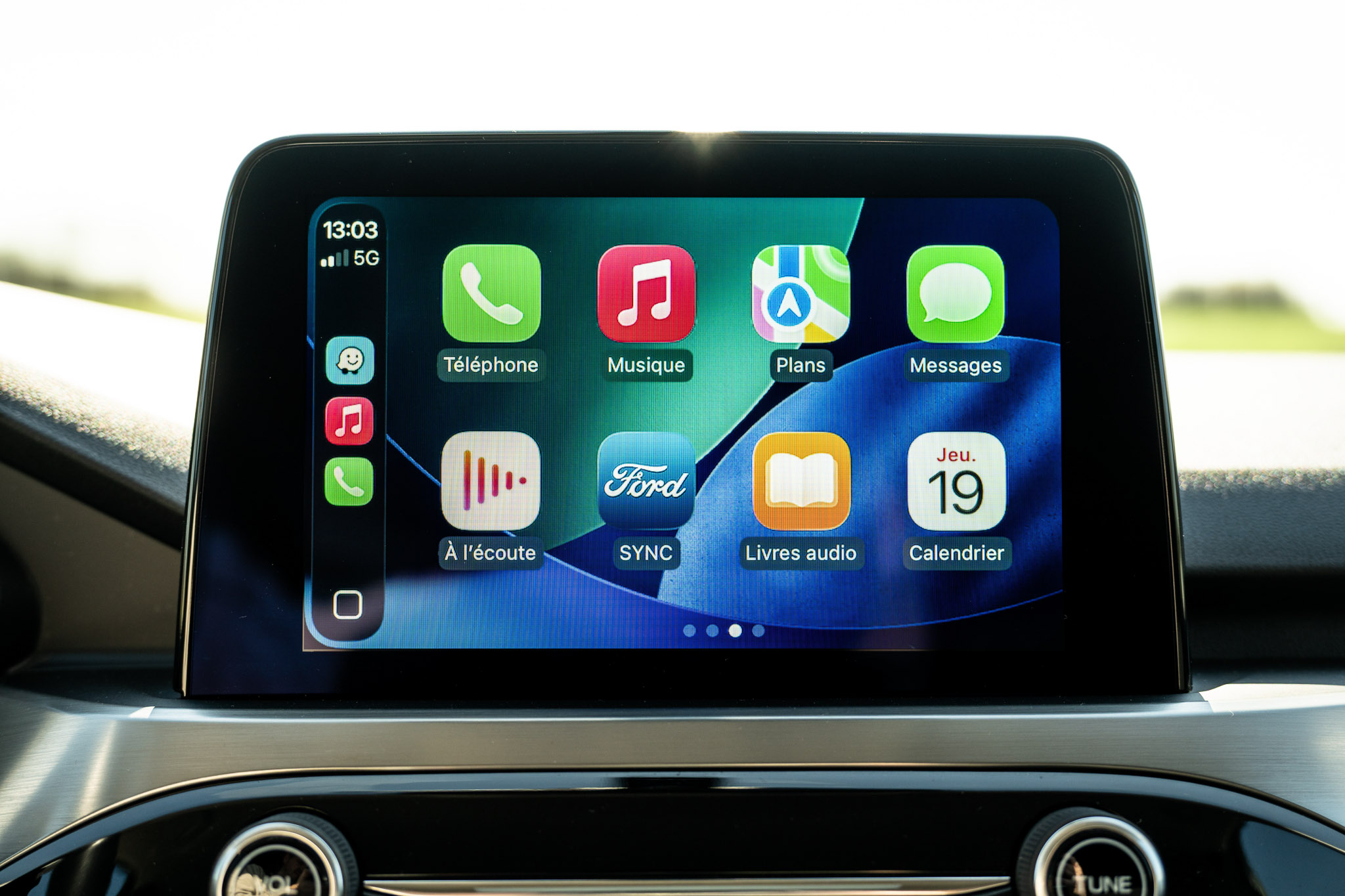 FORD KUGA 2.5 HYBRID FLEXIFUEL Titanium