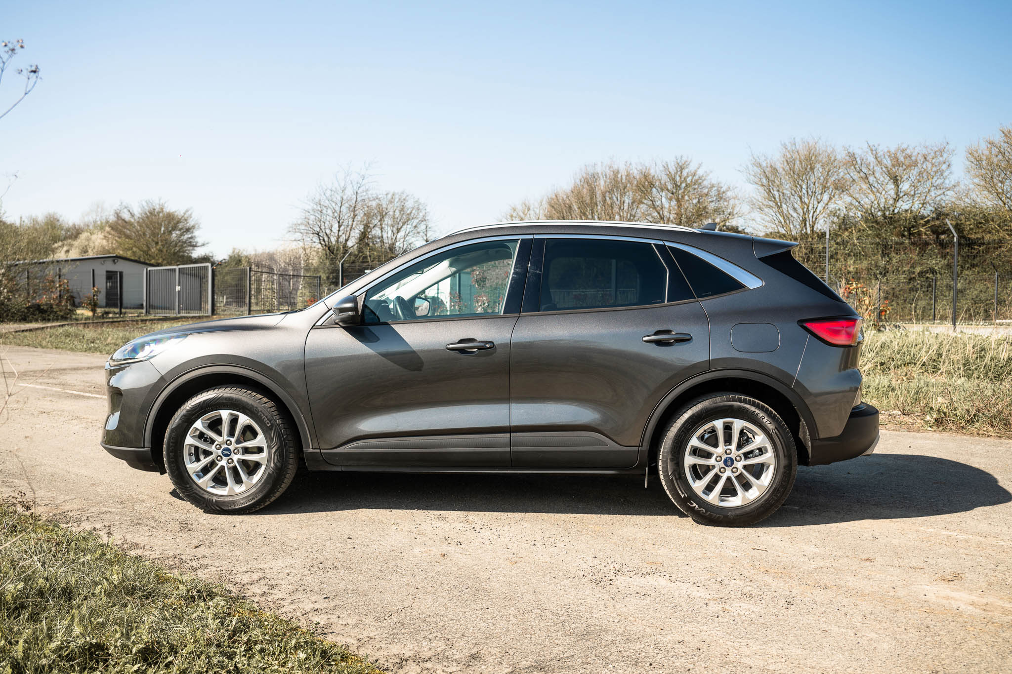 FORD KUGA 2.5 HYBRID FLEXIFUEL Titanium