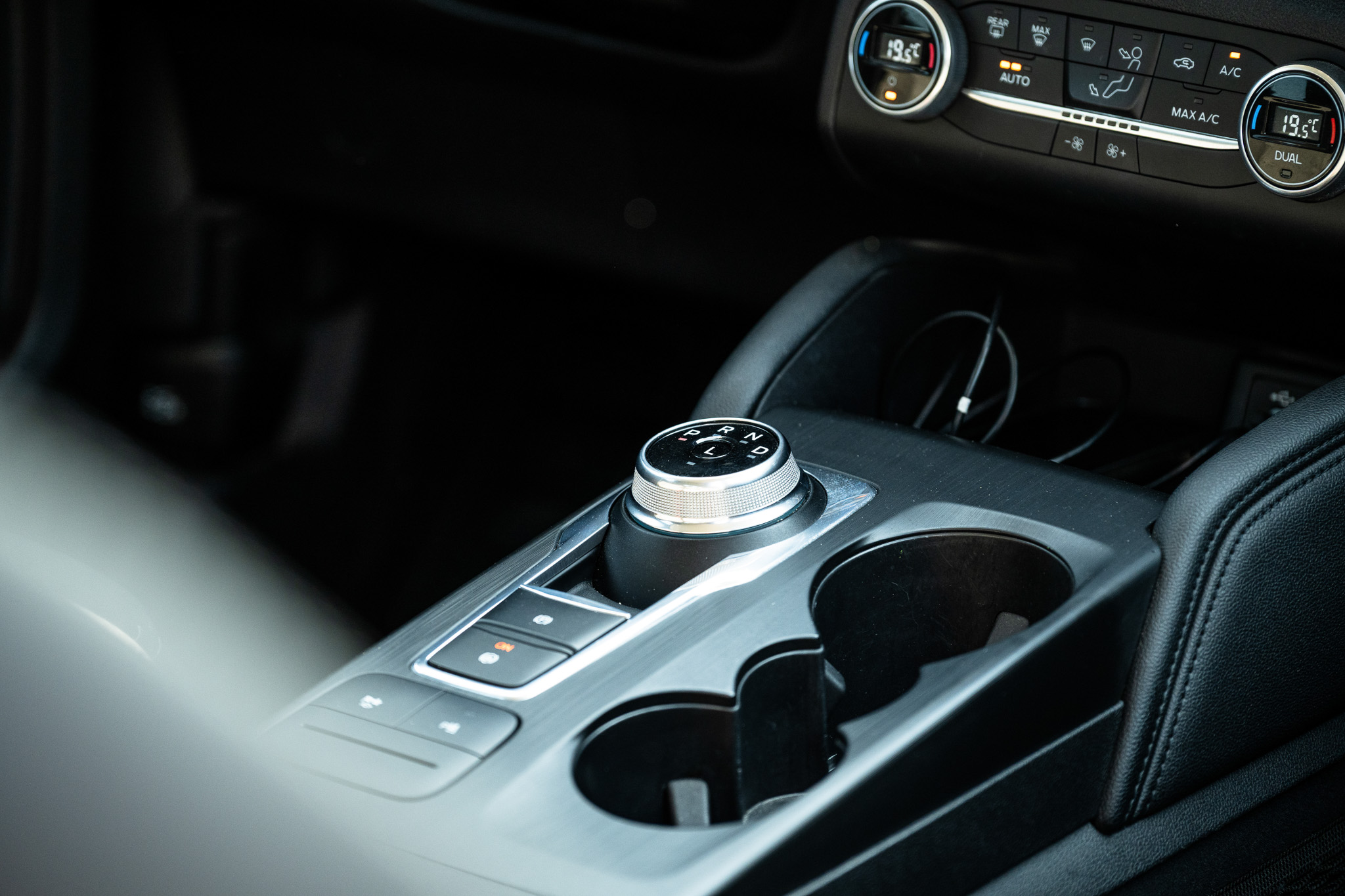 FORD KUGA 2.5 HYBRID FLEXIFUEL Titanium