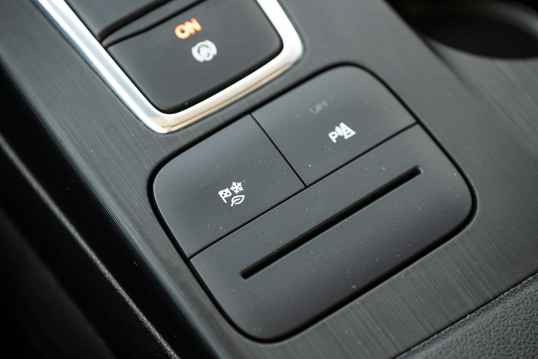 FORD KUGA 2.5 HYBRID FLEXIFUEL Titanium