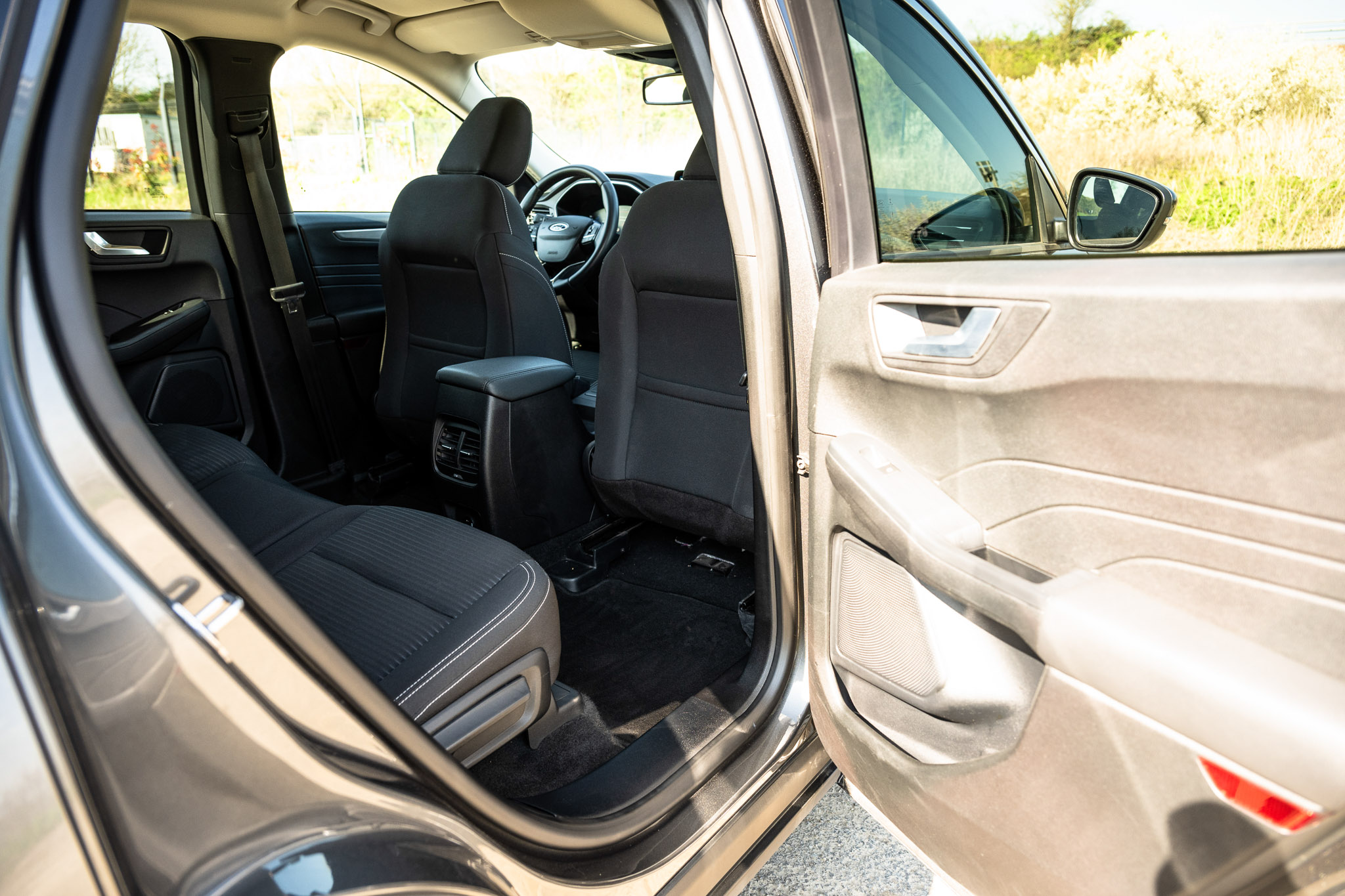 FORD KUGA 2.5 HYBRID FLEXIFUEL Titanium