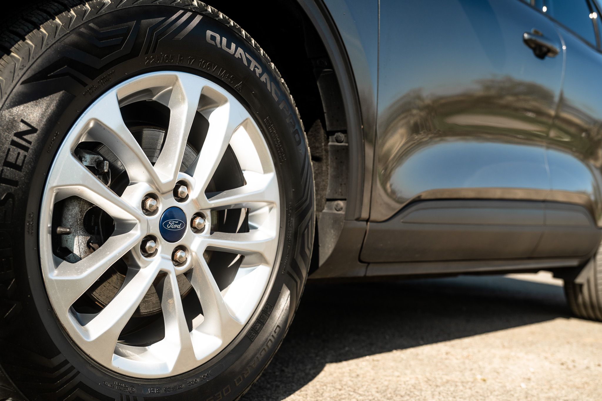 FORD KUGA 2.5 HYBRID FLEXIFUEL Titanium