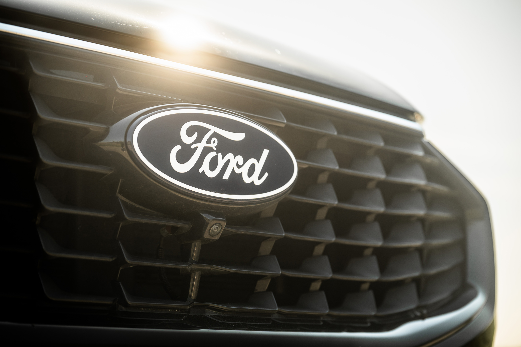 FORD KUGA 2.5 HYBRID FLEXIFUEL Titanium