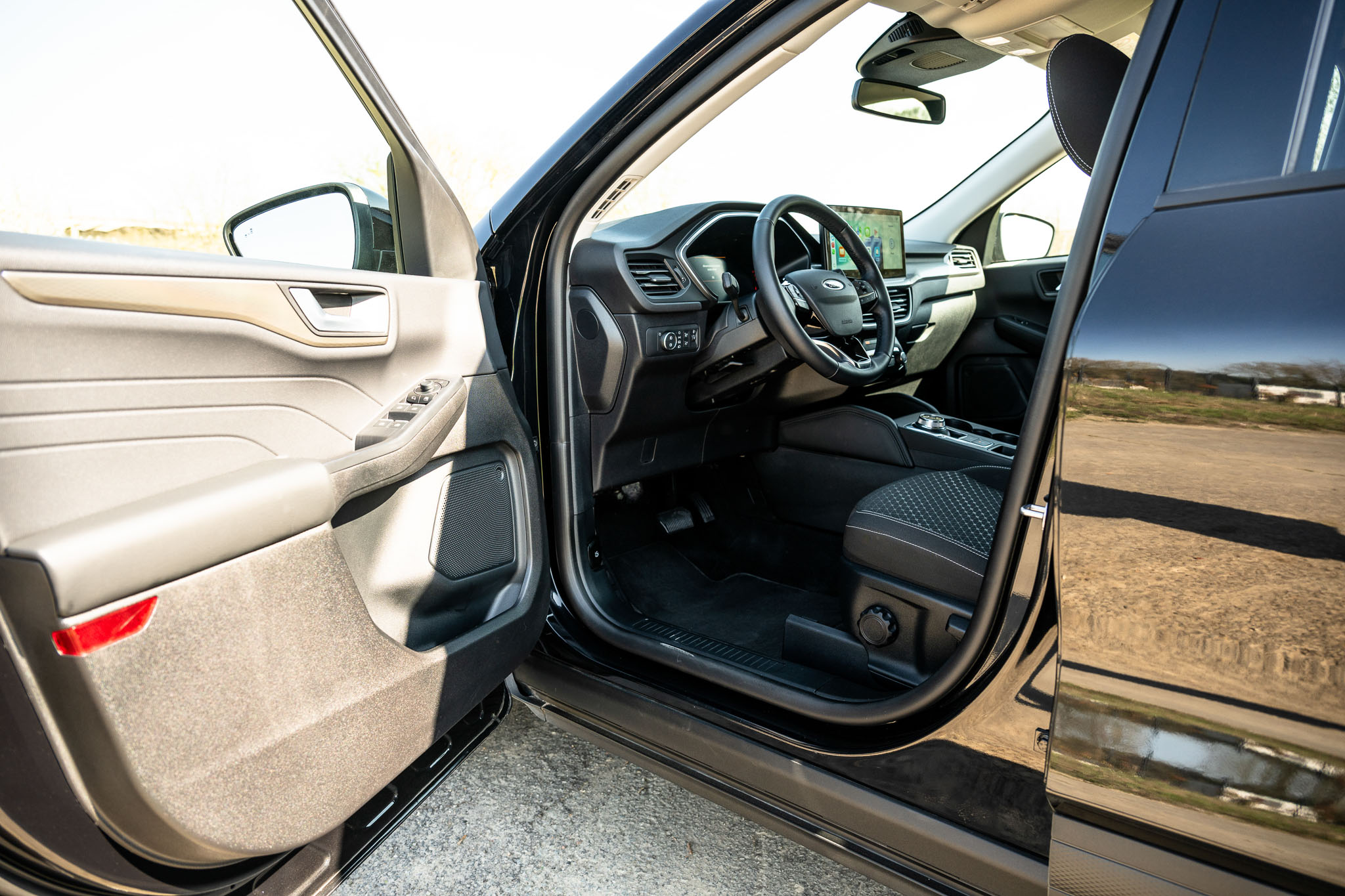 FORD KUGA 2.5 HYBRID FLEXIFUEL Titanium