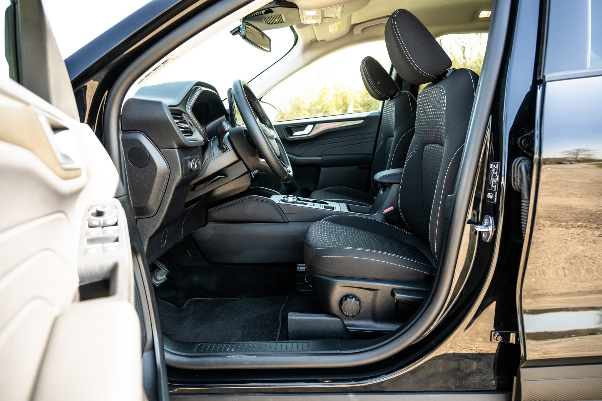 FORD KUGA 2.5 HYBRID FLEXIFUEL Titanium