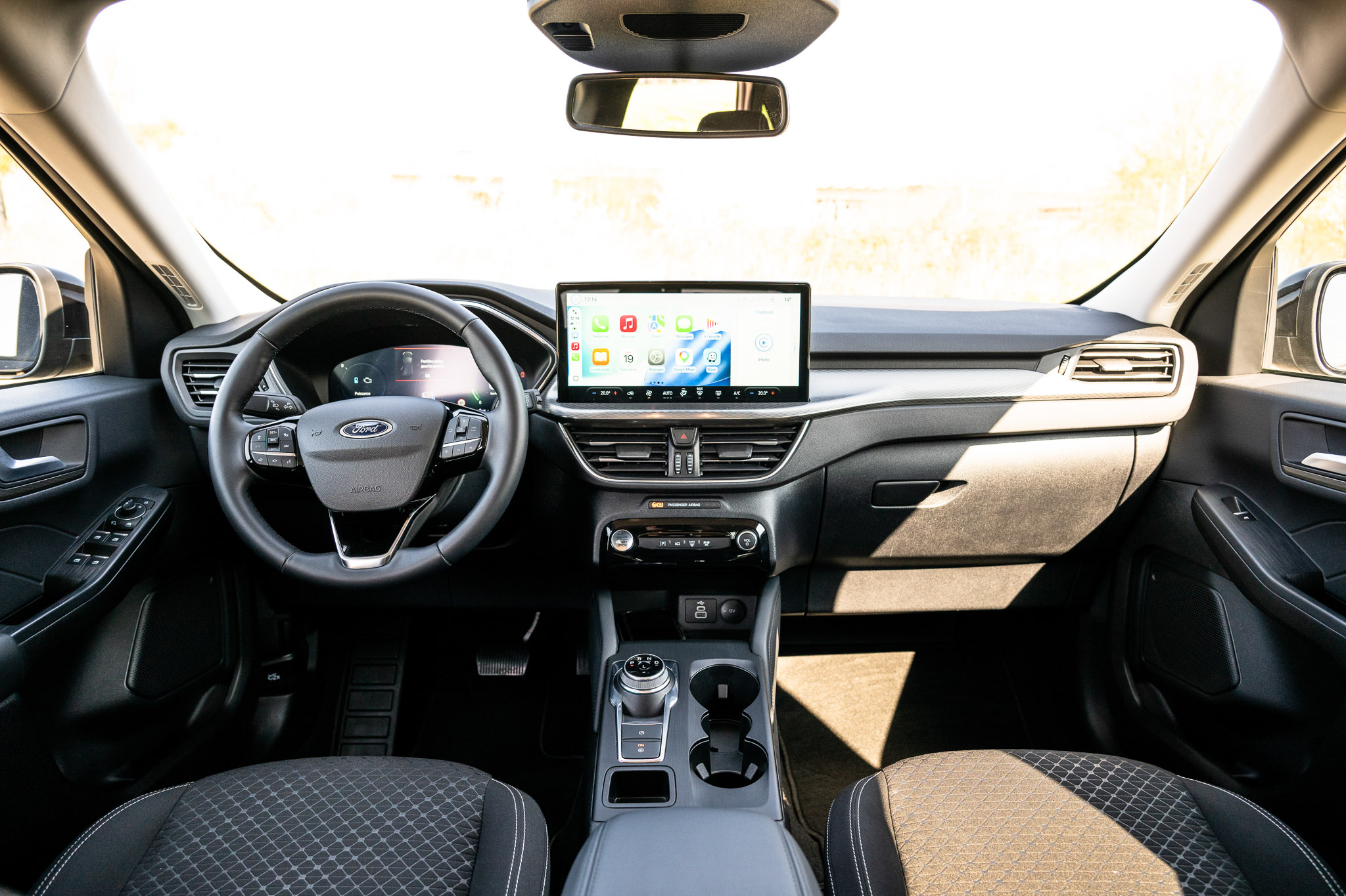 FORD KUGA 2.5 HYBRID FLEXIFUEL Titanium