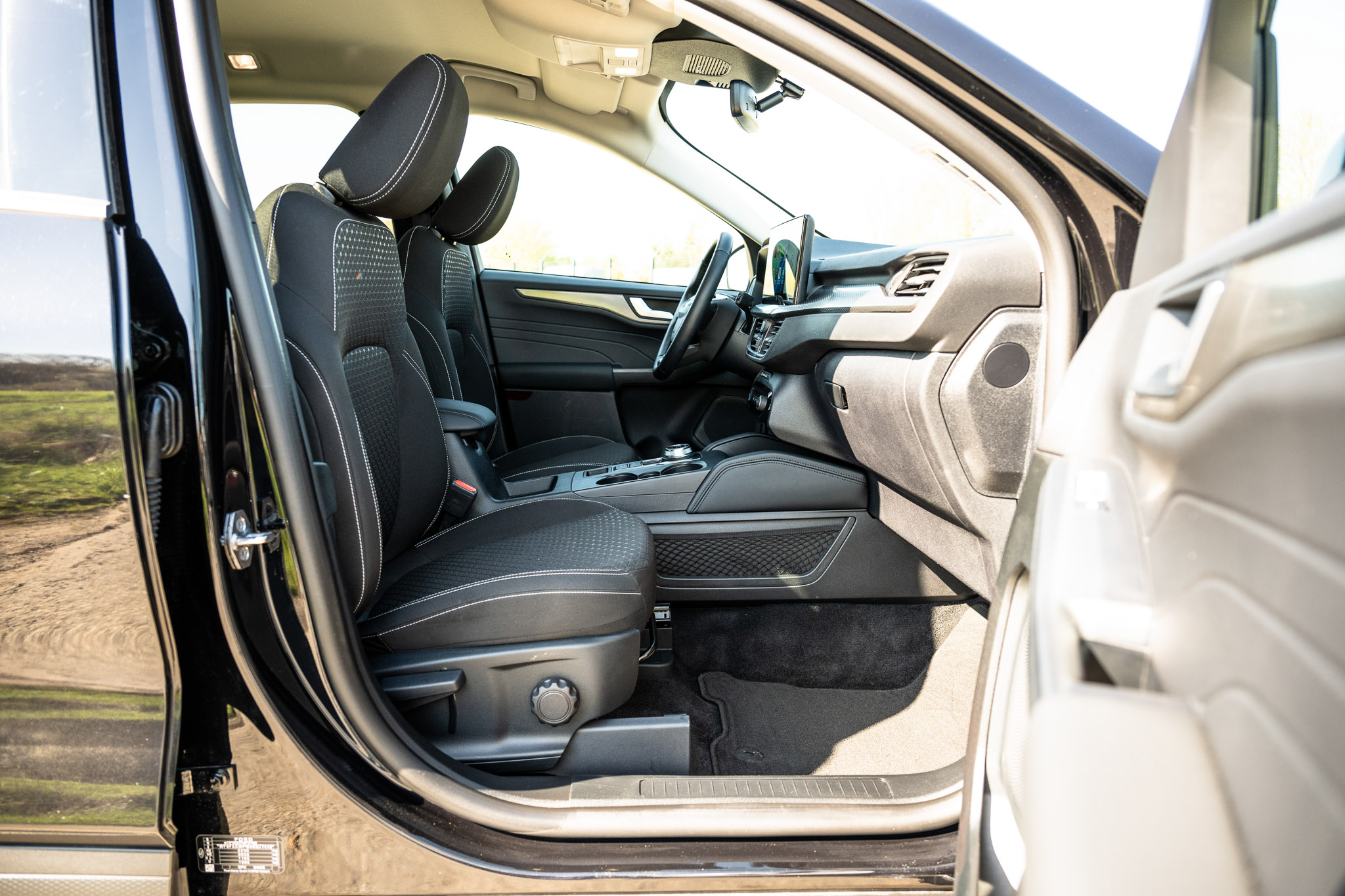 FORD KUGA 2.5 HYBRID FLEXIFUEL Titanium