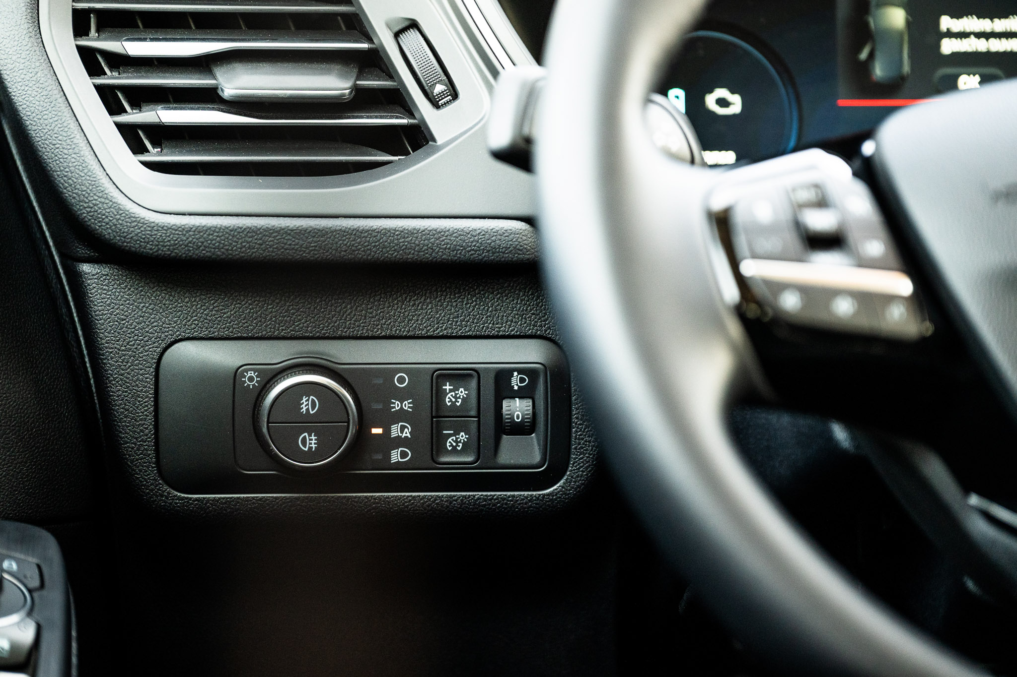 FORD KUGA 2.5 HYBRID FLEXIFUEL Titanium