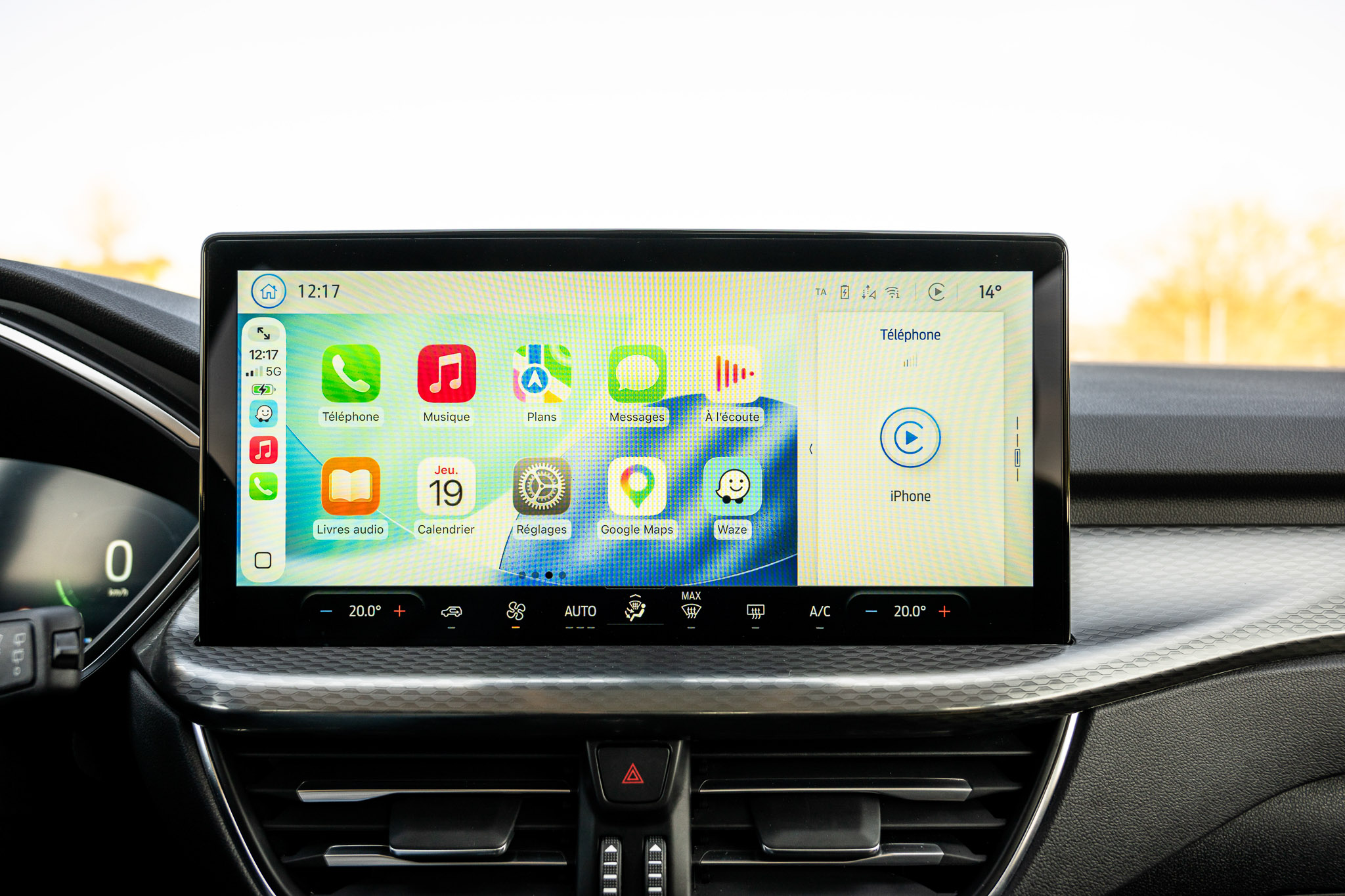 FORD KUGA 2.5 HYBRID FLEXIFUEL Titanium