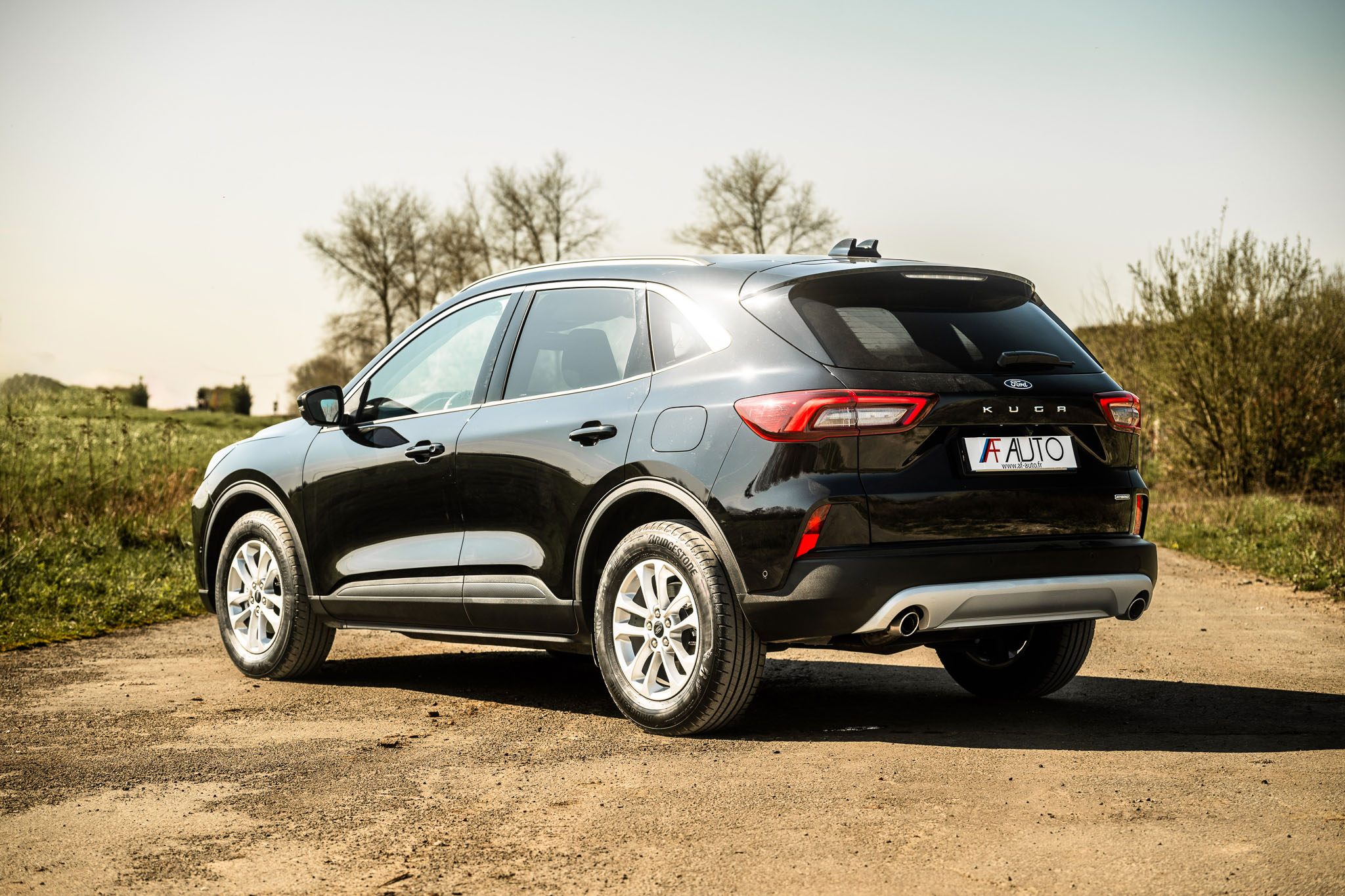 FORD KUGA 2.5 HYBRID FLEXIFUEL Titanium