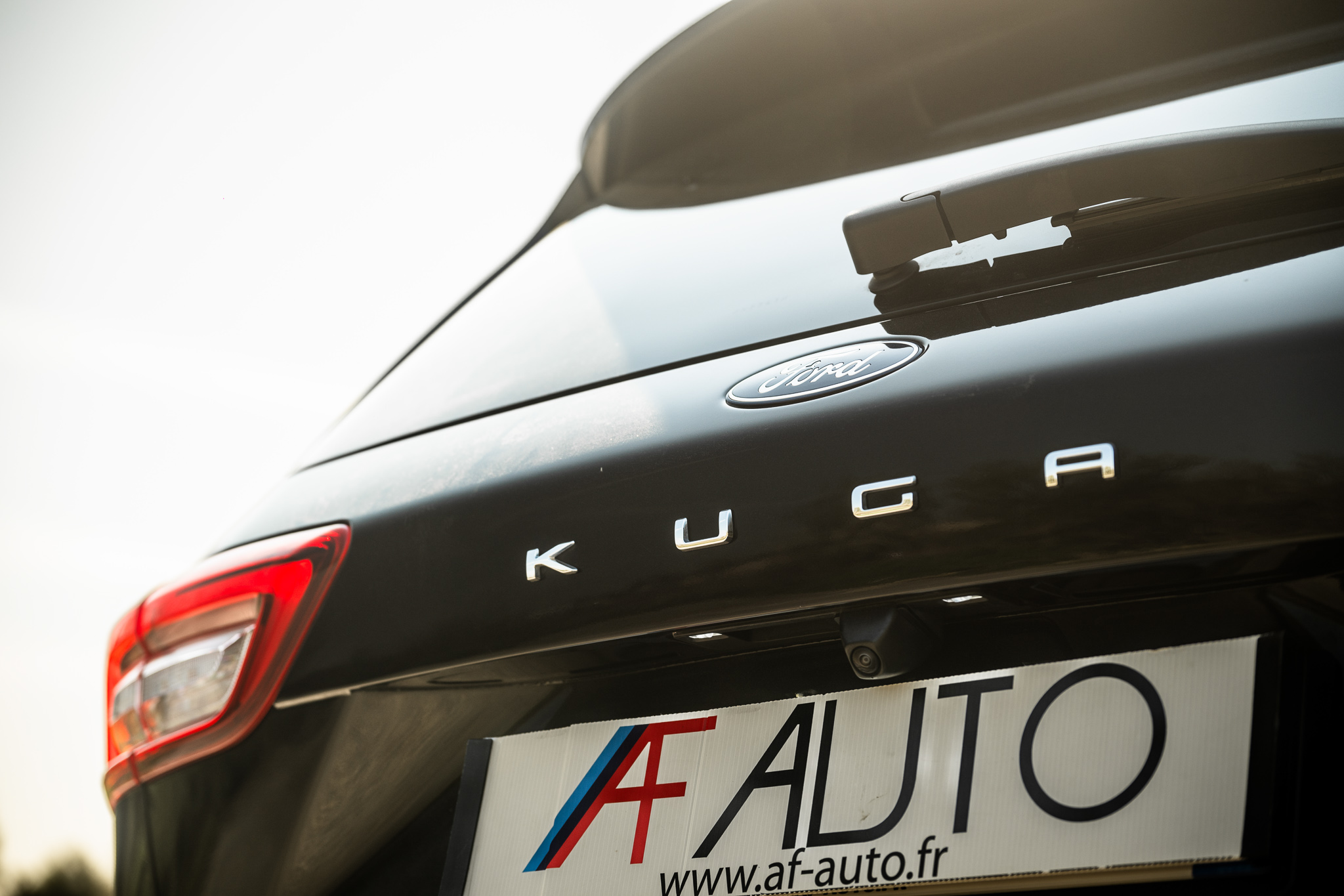 FORD KUGA 2.5 HYBRID FLEXIFUEL Titanium