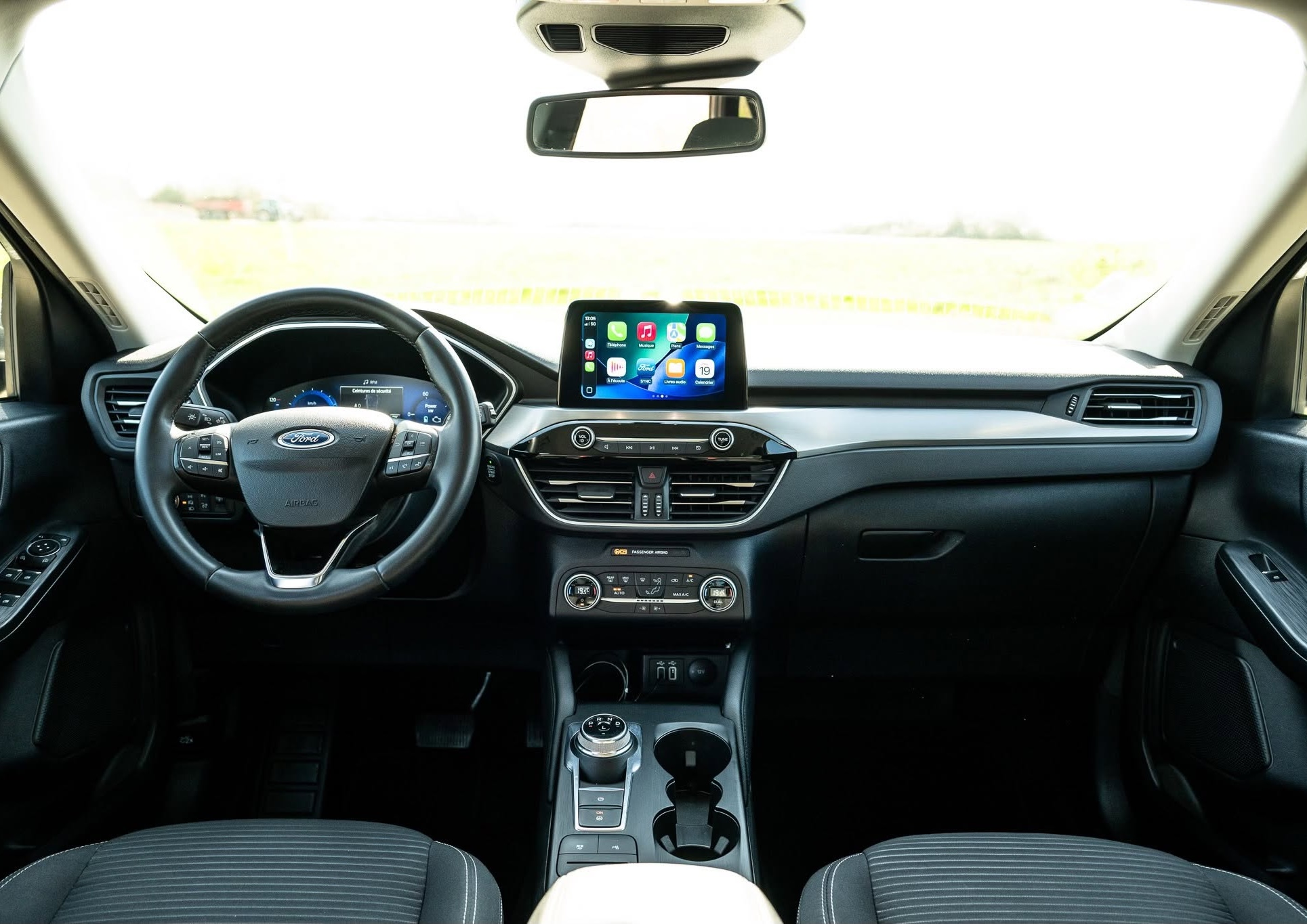 FORD KUGA 2.5 HYBRID FLEXIFUEL E85 Titanium (V286-182)