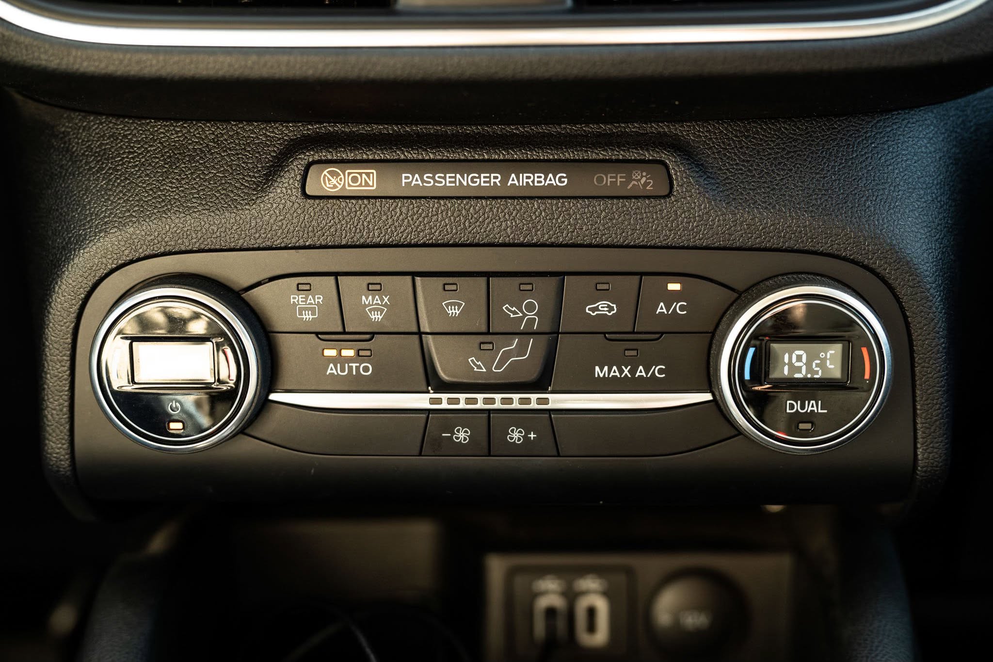 FORD KUGA 2.5 HYBRID FLEXIFUEL E85 Titanium (V286-182)