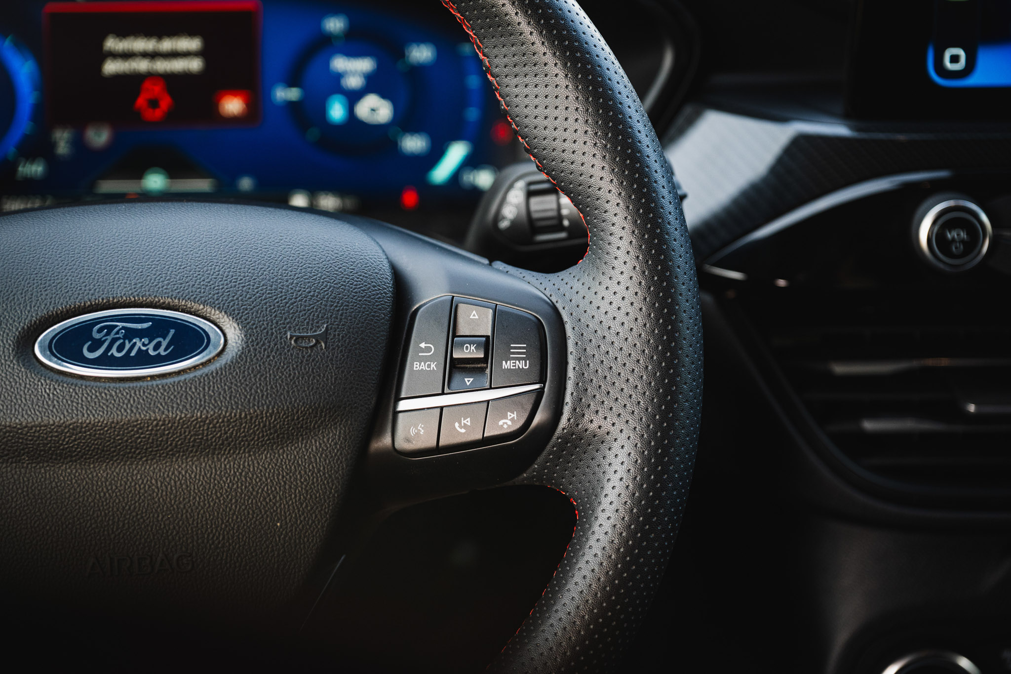 FORD KUGA 2.5 HYBRID FLEXIFUEL E85 ST-Line (V295-296)