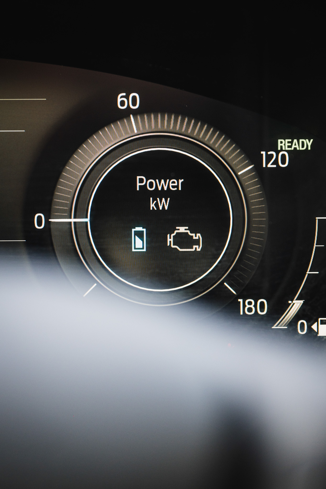 FORD KUGA 2.5 HYBRID FLEXIFUEL E85 ST-Line (V295-296)