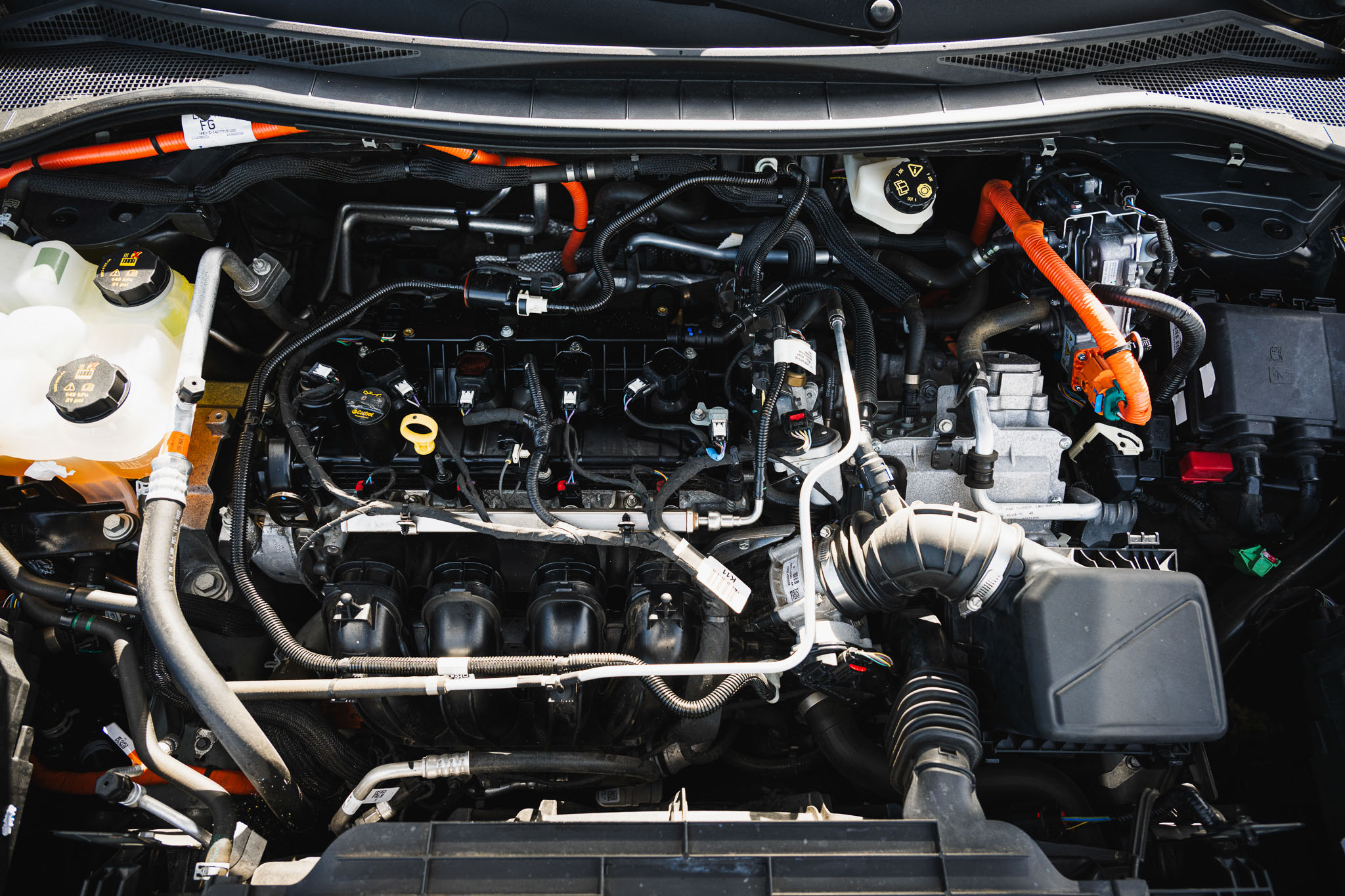 FORD KUGA 2.5 HYBRID FLEXIFUEL E85 ST-Line (V295-296)