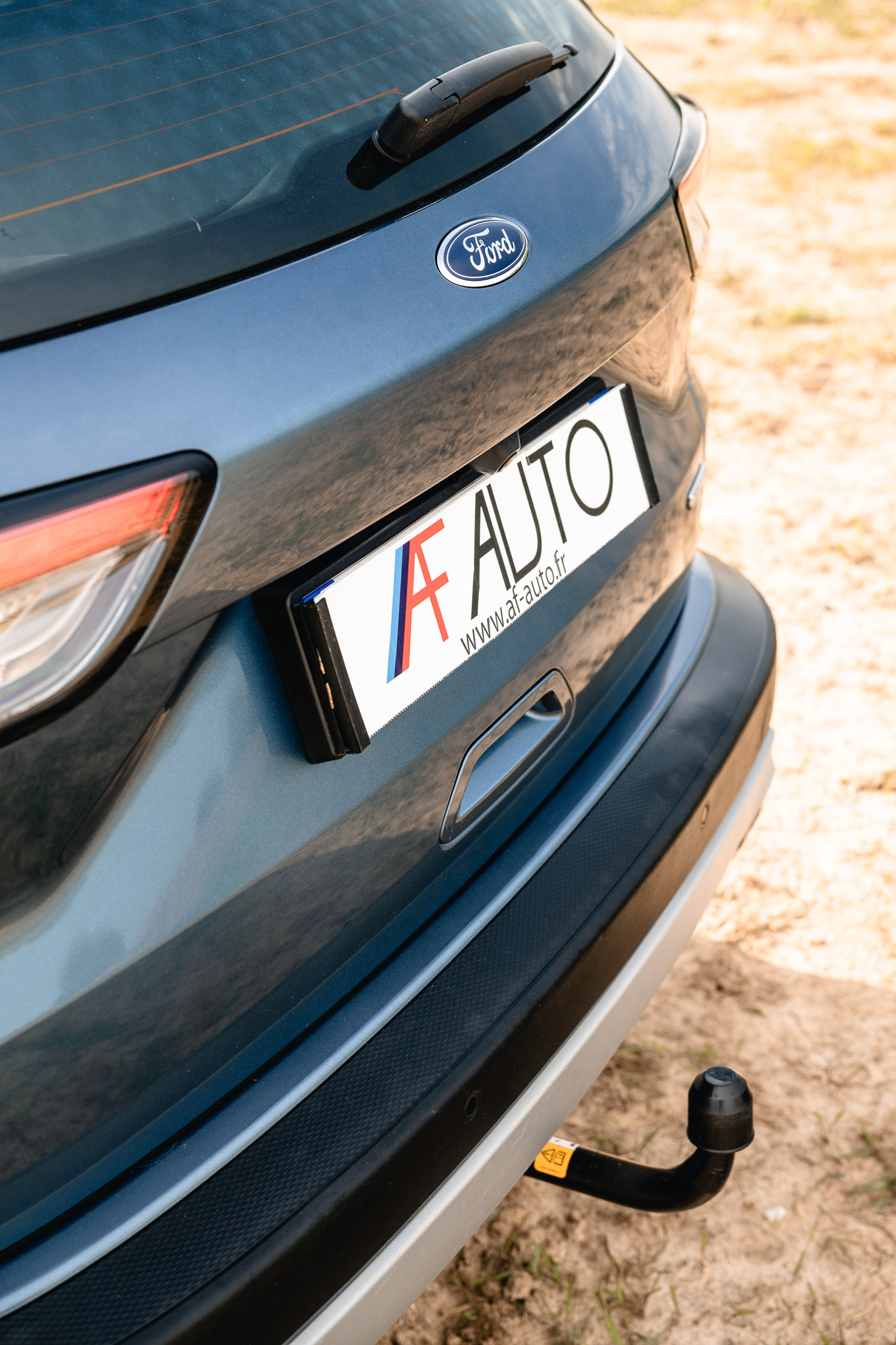 FORD KUGA 2.5 HYBRID FLEXIFUEL E85 Titanium (V300-506)