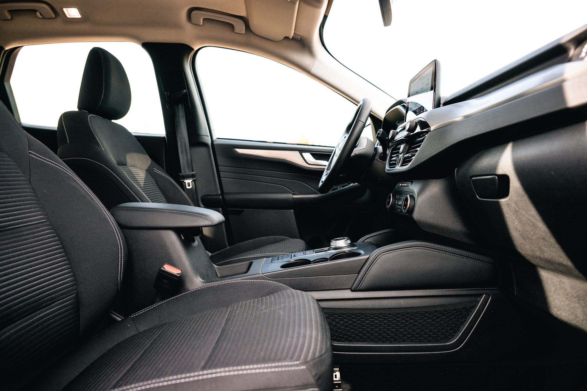 FORD KUGA 2.5 HYBRID FLEXIFUEL E85 Titanium (V300-506)