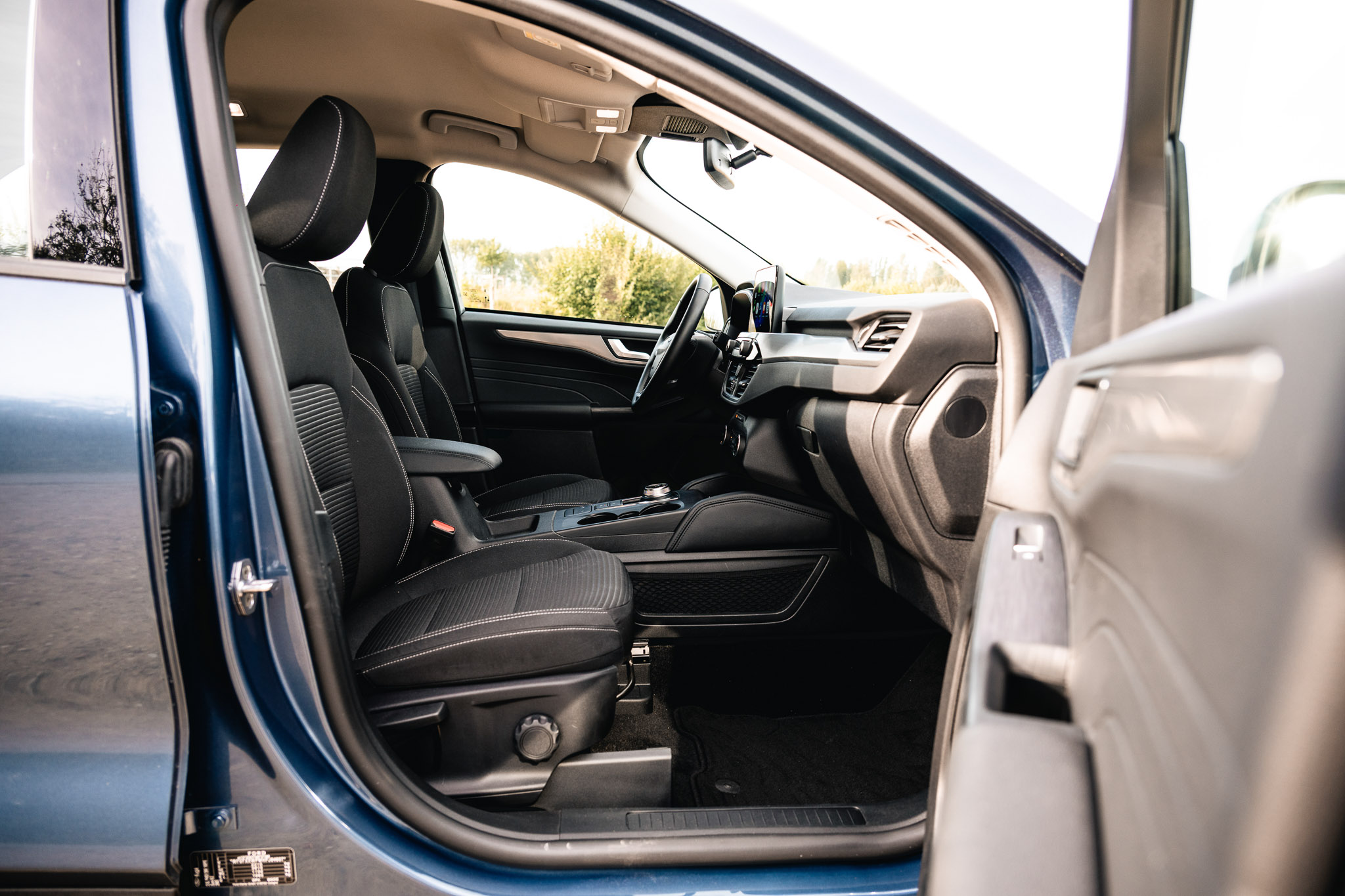 FORD KUGA 2.5 HYBRID FLEXIFUEL E85 Titanium (V300-506)