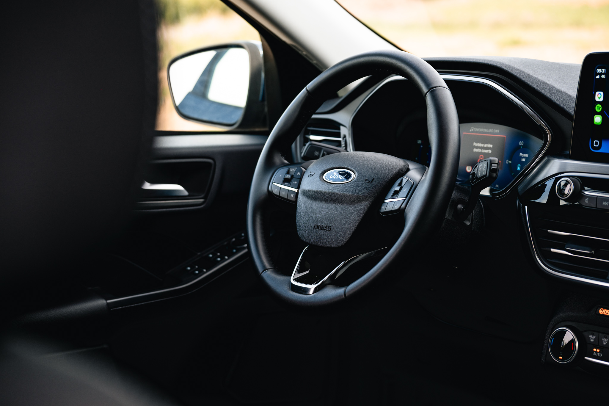 FORD KUGA 2.5 HYBRID FLEXIFUEL E85 Titanium (V300-506)